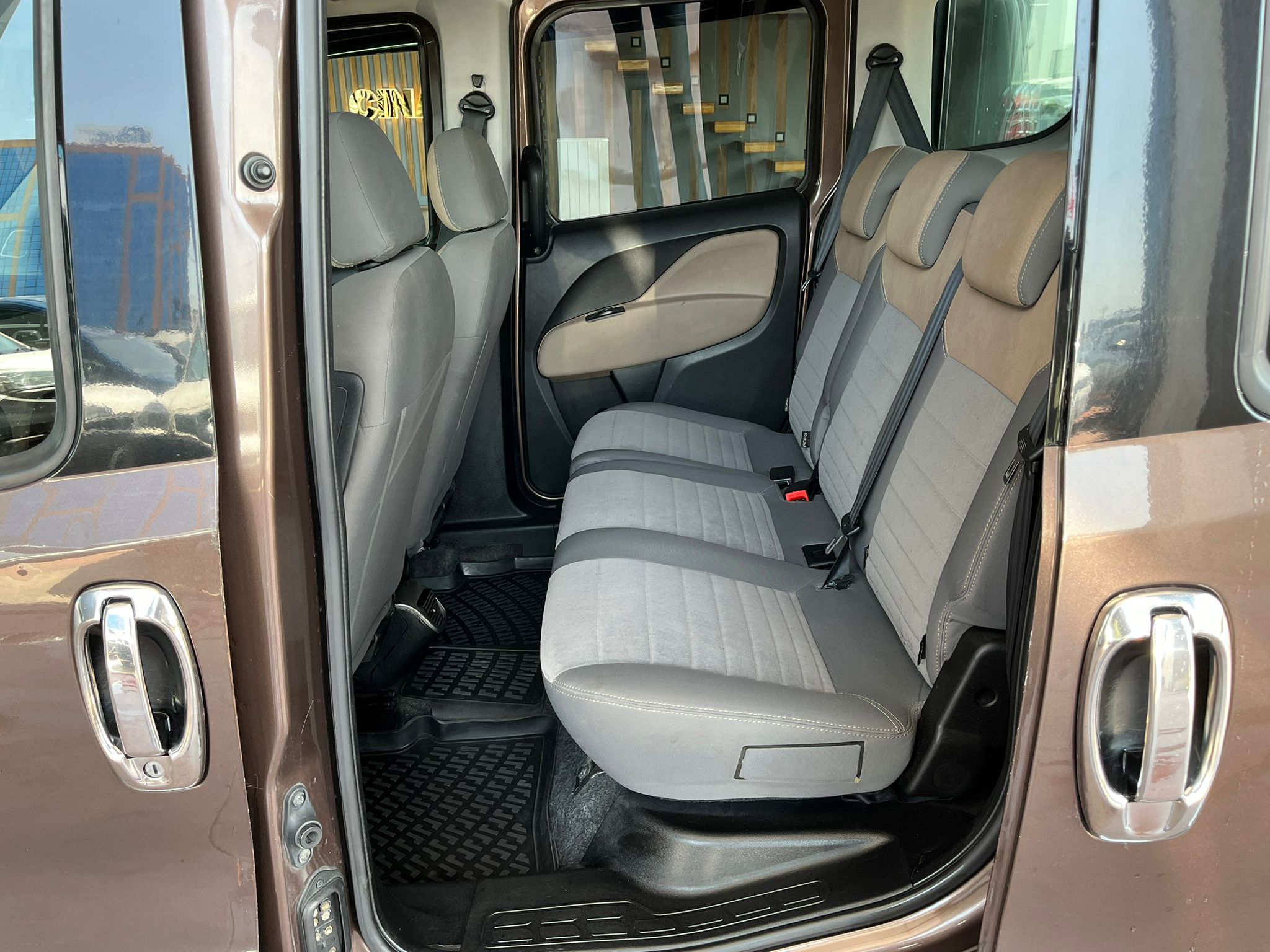 ÇINAR'DAN 2015 MODEL 1.6 MULTİJET 105 PS 6 İLERİ PREMİO PLUS DOBLO YENİ KASA