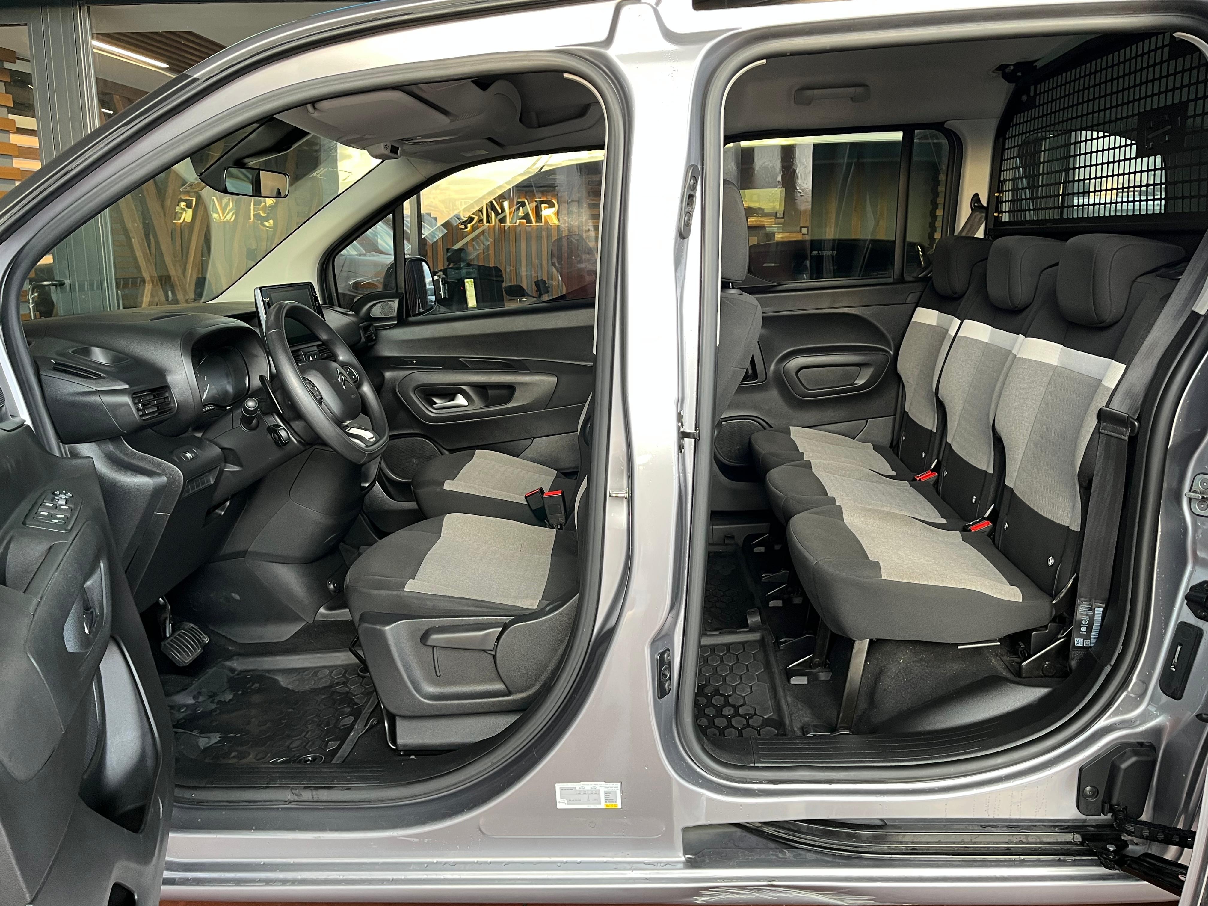 ÇINAR'DAN 2022 MODEL CİTROEN BERLİNGO OTOMATİK 130 BG HATASIZ