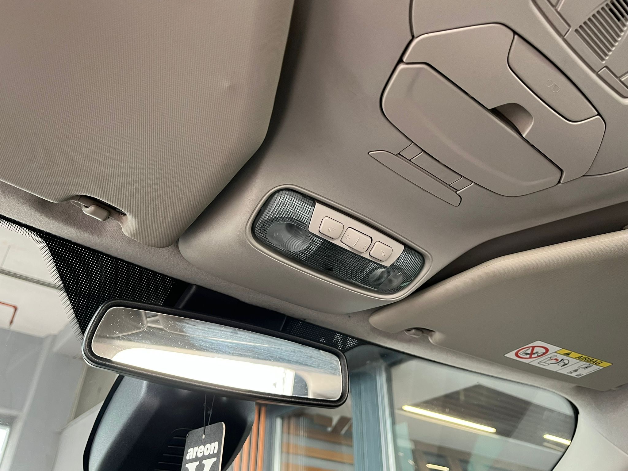 ÇINAR'DAN 2017 MODEL FORD CONNECT 1.5 TDCI TİTANİUM