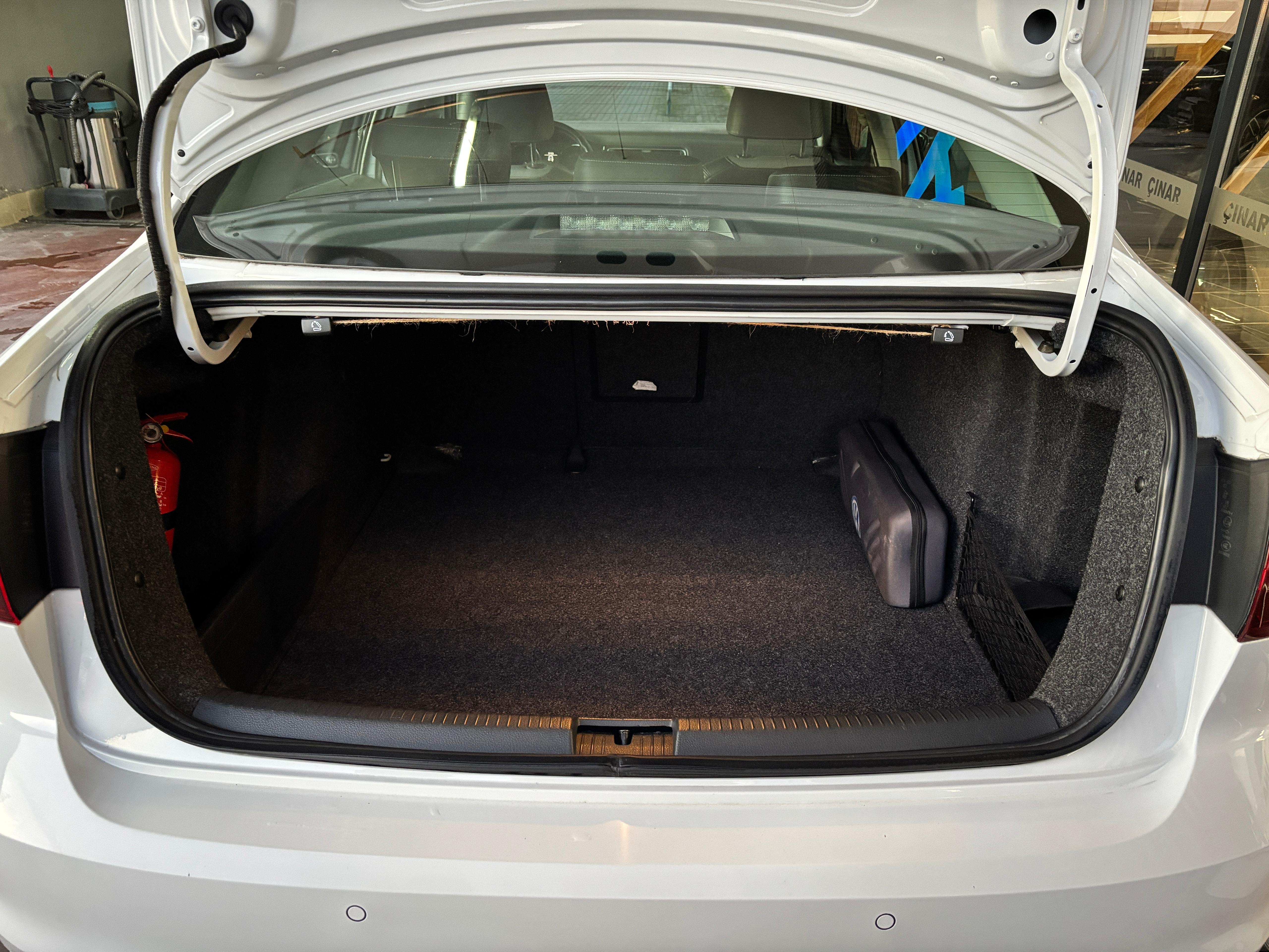 ÇINAR'DAN 2017 MODEL JETTA COMFORT 1.4 TSİ 125 BG DSG 7 İLERİ İLK SAHİBİNDEN SIFIR AYARINDA