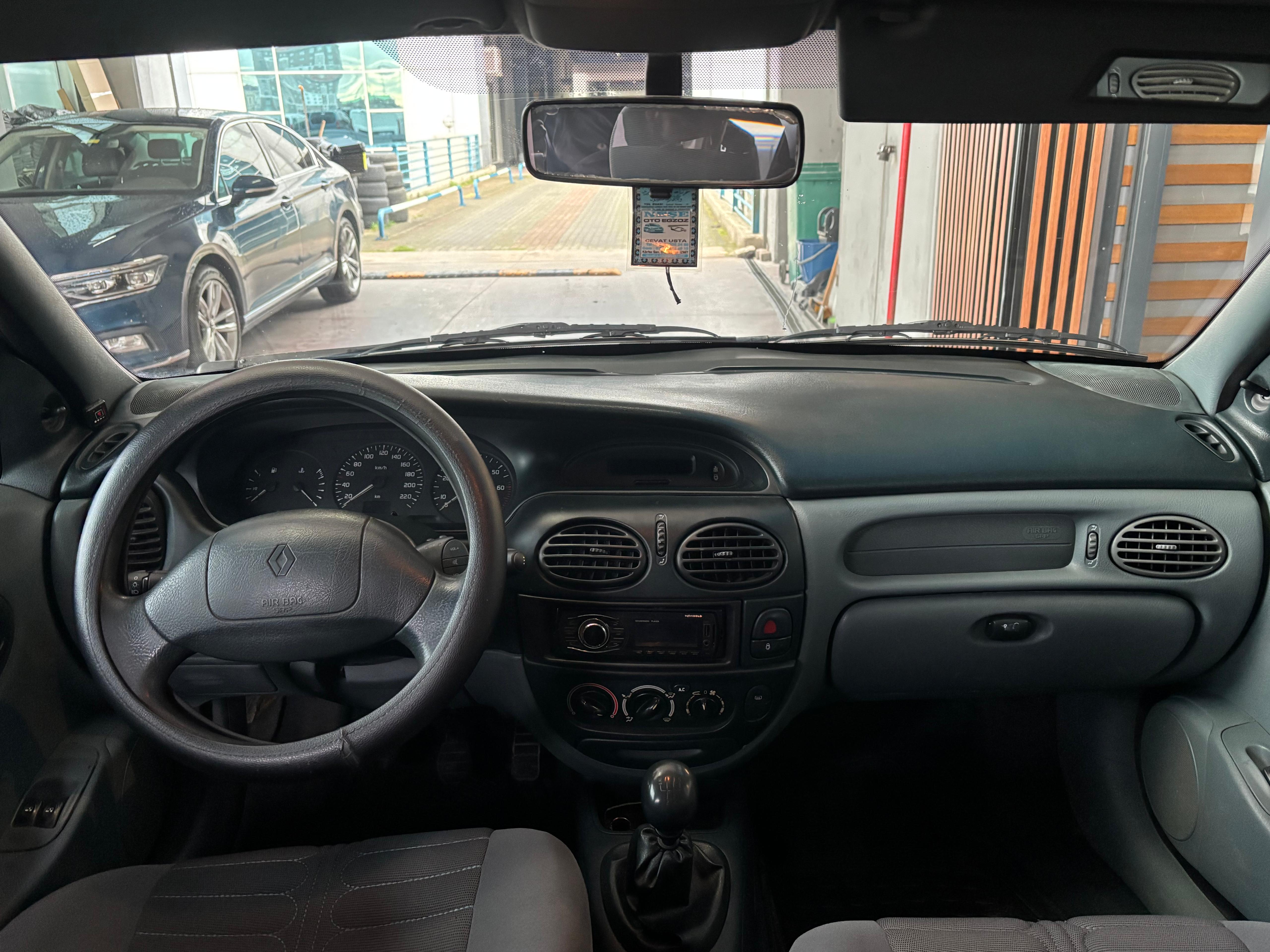 ÇINAR'DAN 1999 MODEL MEGANE 1.6 STATİON WAGON LPG'Lİ KLİMALI