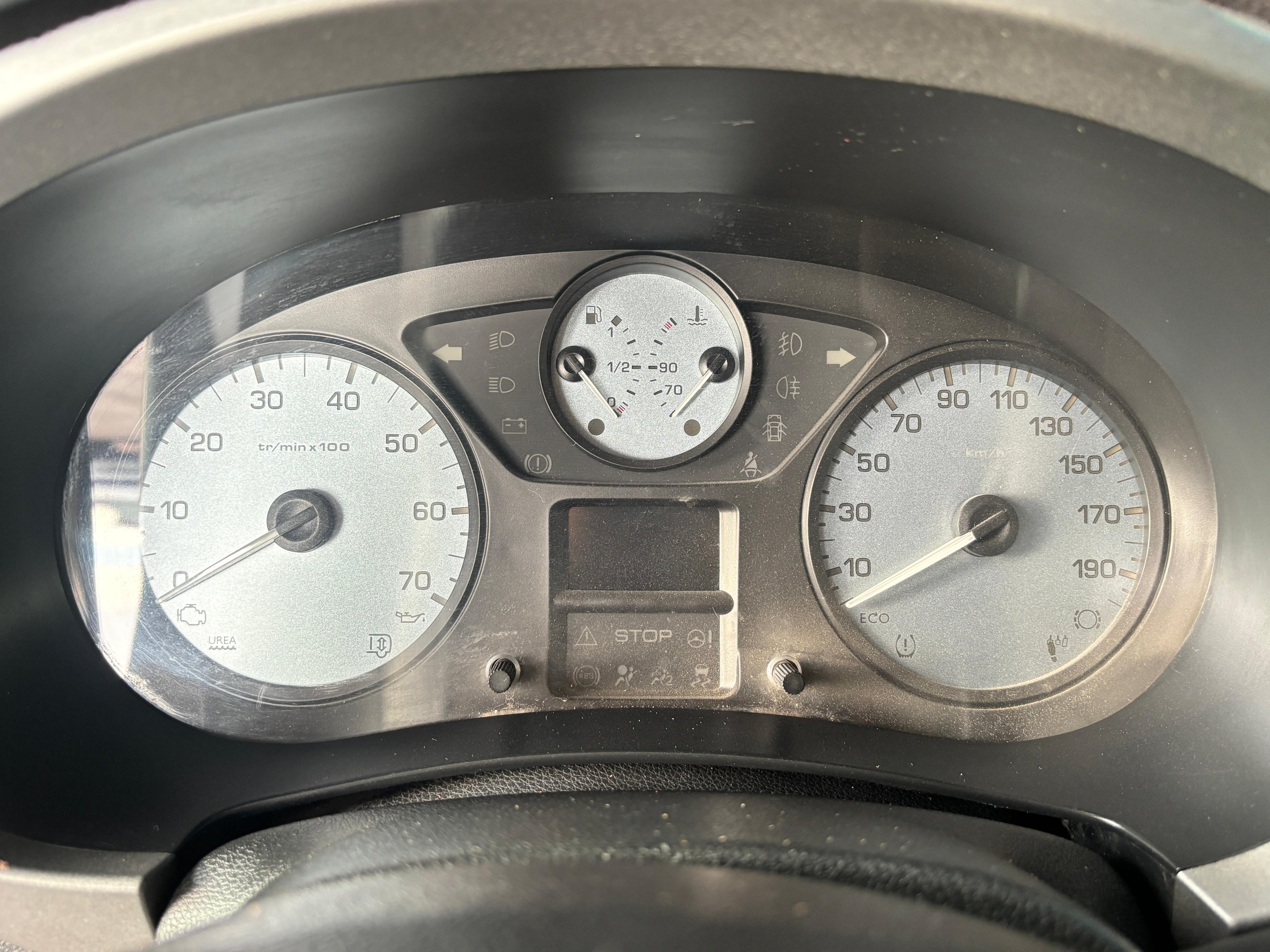 ÇINAR'DAN 2017 MODEL CİTROEN BERLİNGO EKRANLI DİJİTAL KLİMALI FUL PAKET