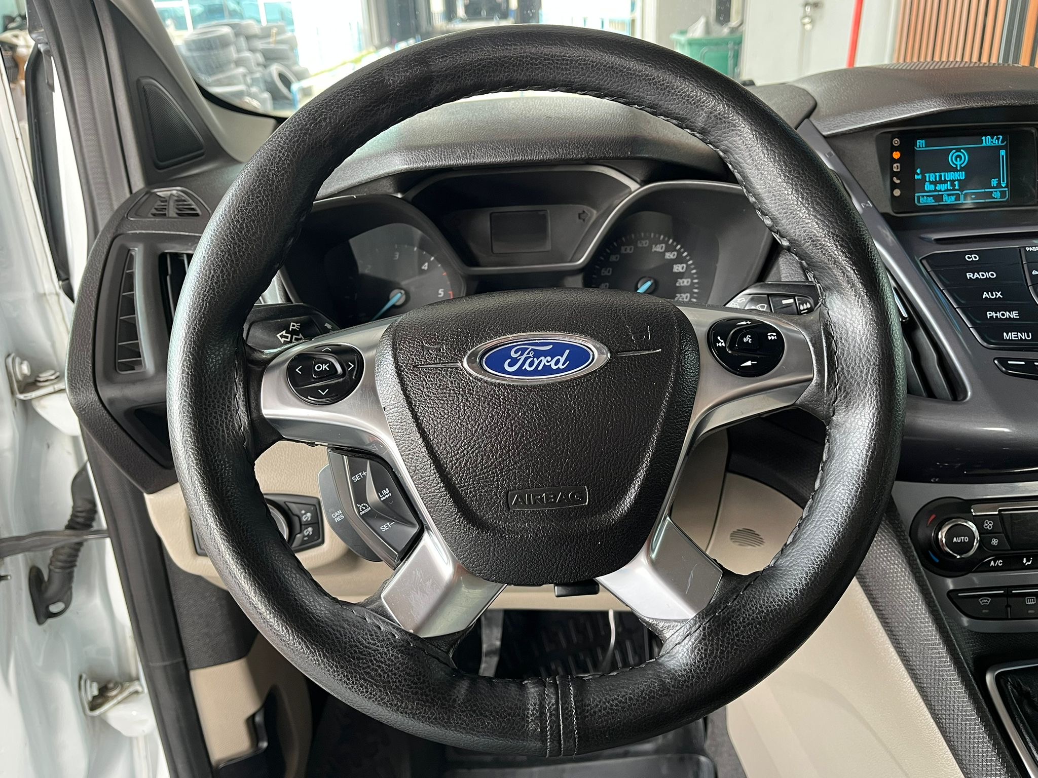 ÇINAR'DAN 2017 MODEL FORD CONNECT 1.5 TDCI TİTANİUM