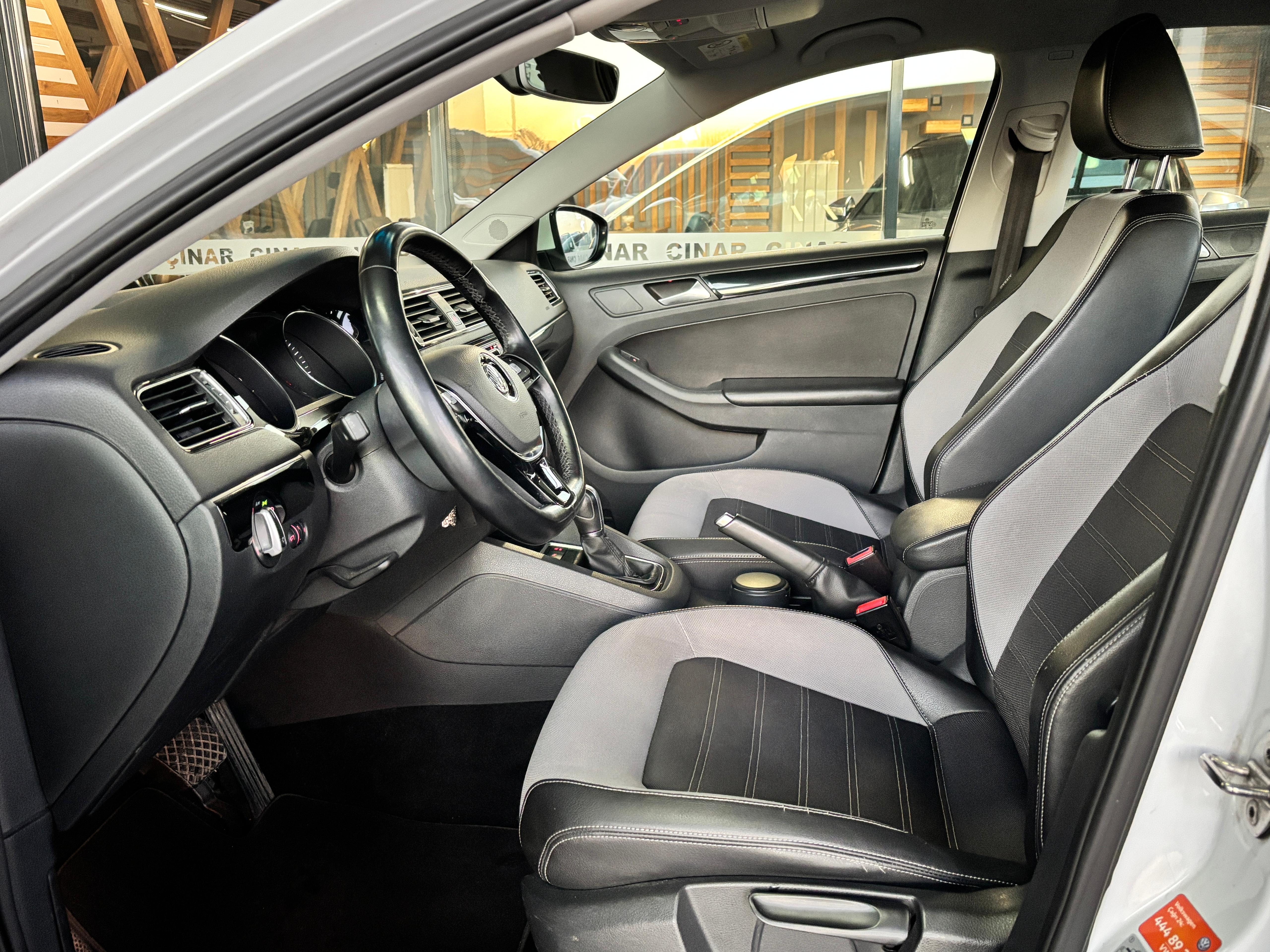 ÇINAR'DAN 2017 MODEL JETTA COMFORT 1.4 TSİ 125 BG DSG 7 İLERİ İLK SAHİBİNDEN SIFIR AYARINDA