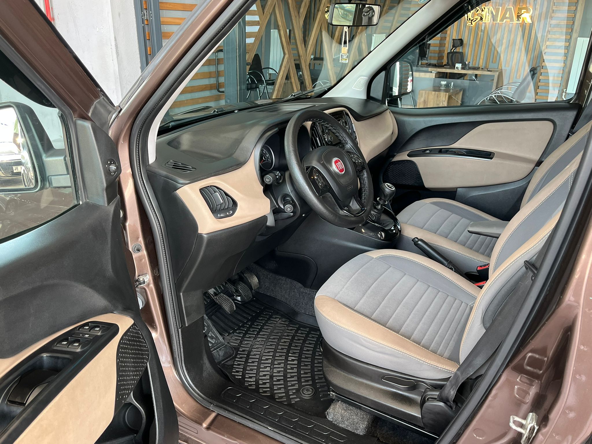 ÇINAR'DAN 2015 MODEL 1.6 MULTİJET 105 PS 6 İLERİ PREMİO PLUS DOBLO YENİ KASA