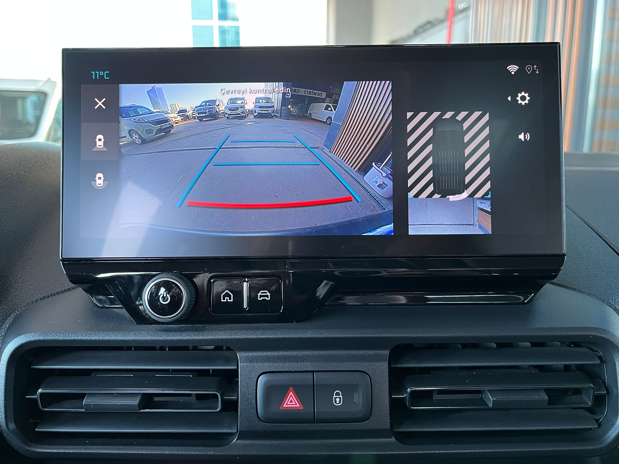 ÇINAR'DAN 2025 MODEL BERLİNGO MAX CAM TAVAN HATASIZ %20 KDV'Lİ