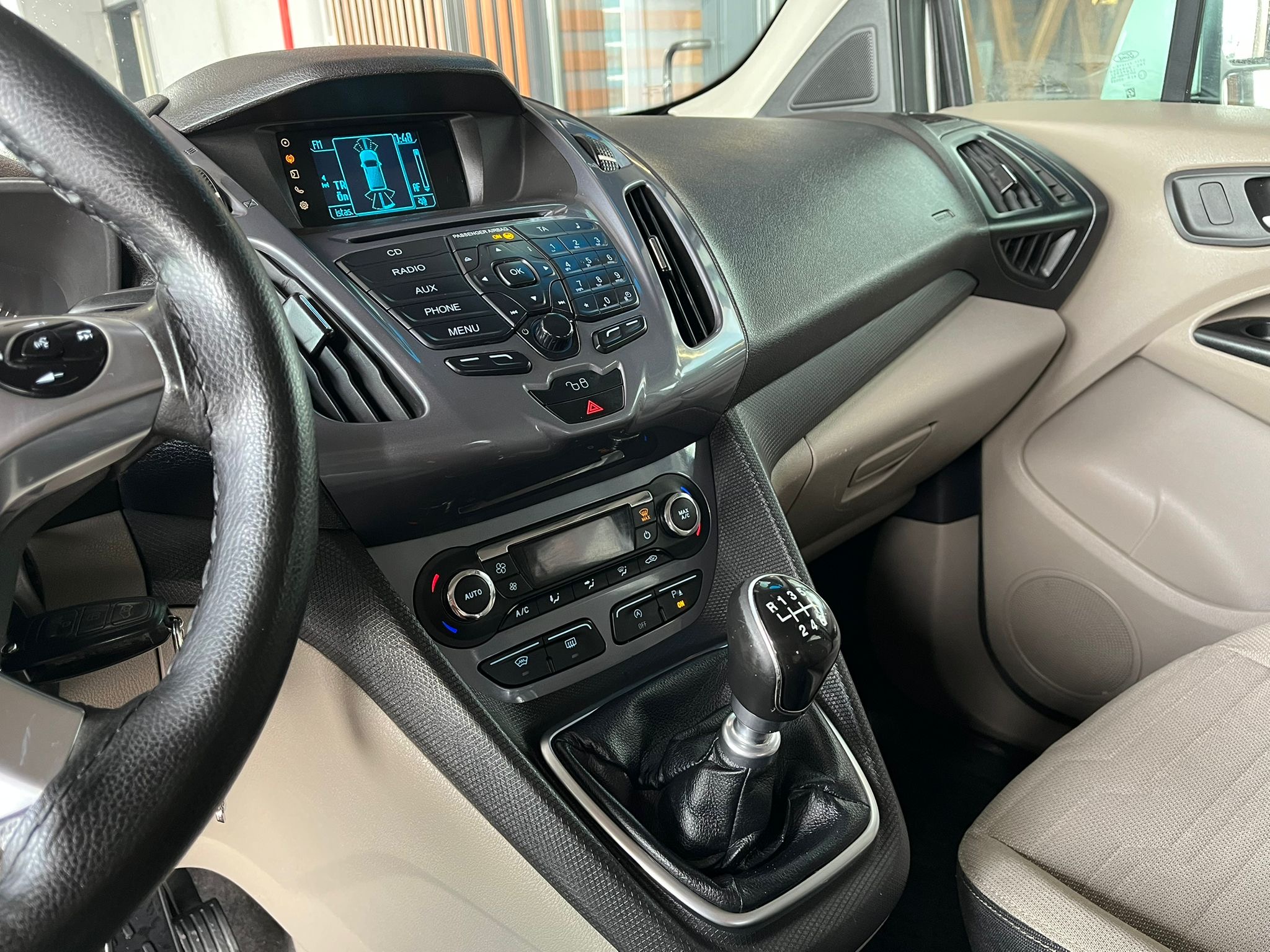 ÇINAR'DAN 2017 MODEL FORD CONNECT 1.5 TDCI TİTANİUM