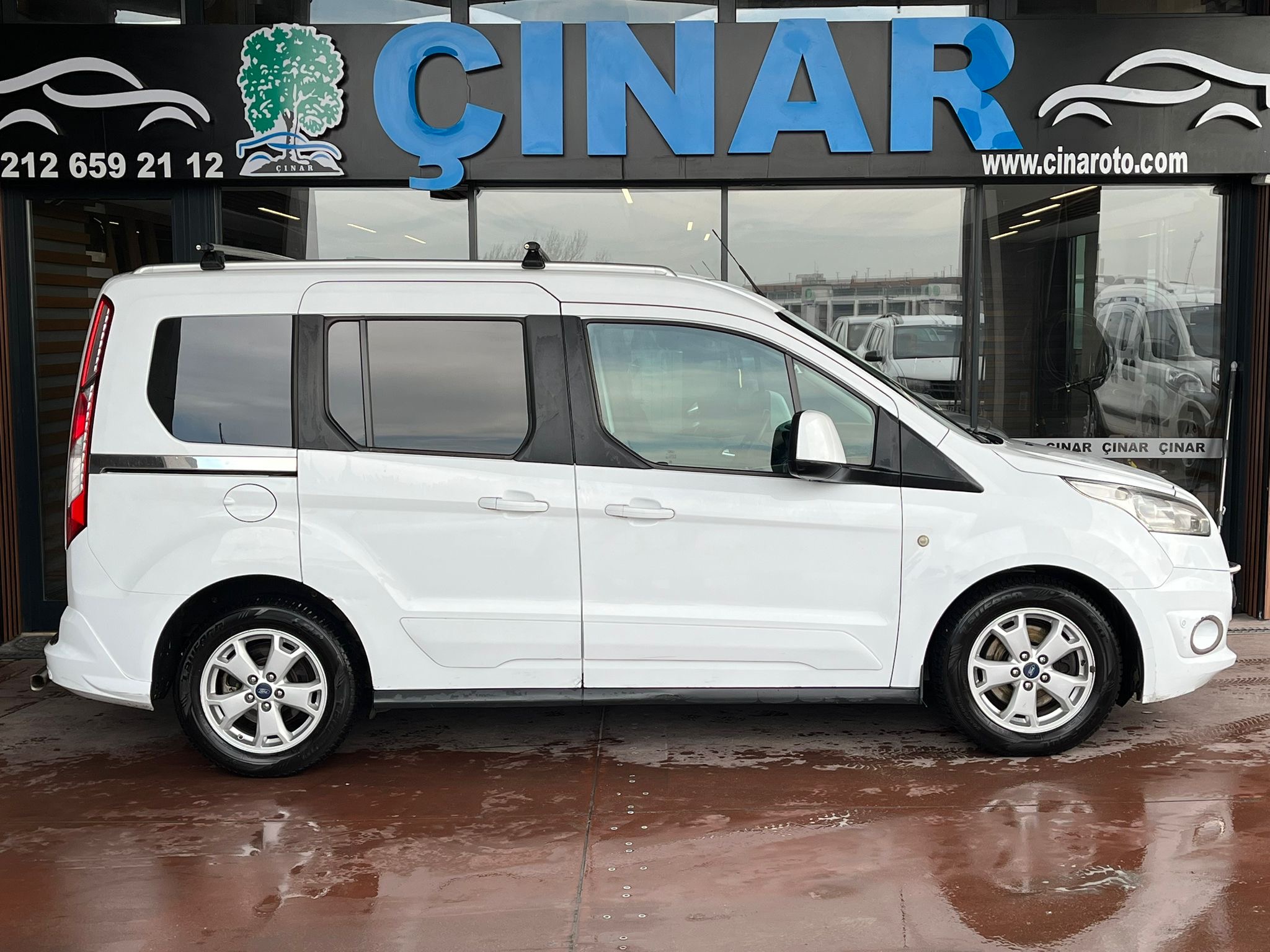 ÇINAR'DAN 2017 MODEL FORD CONNECT 1.5 TDCI TİTANİUM