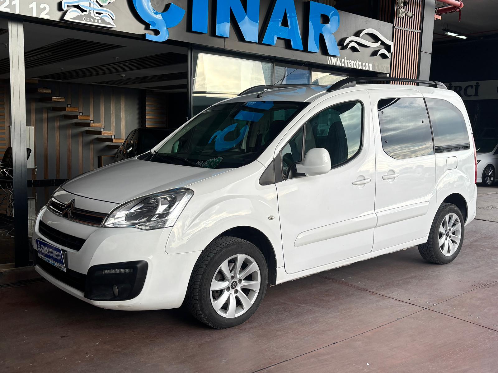 ÇINAR'DAN 2017 MODEL CİTROEN BERLİNGO EKRANLI DİJİTAL KLİMALI FUL PAKET