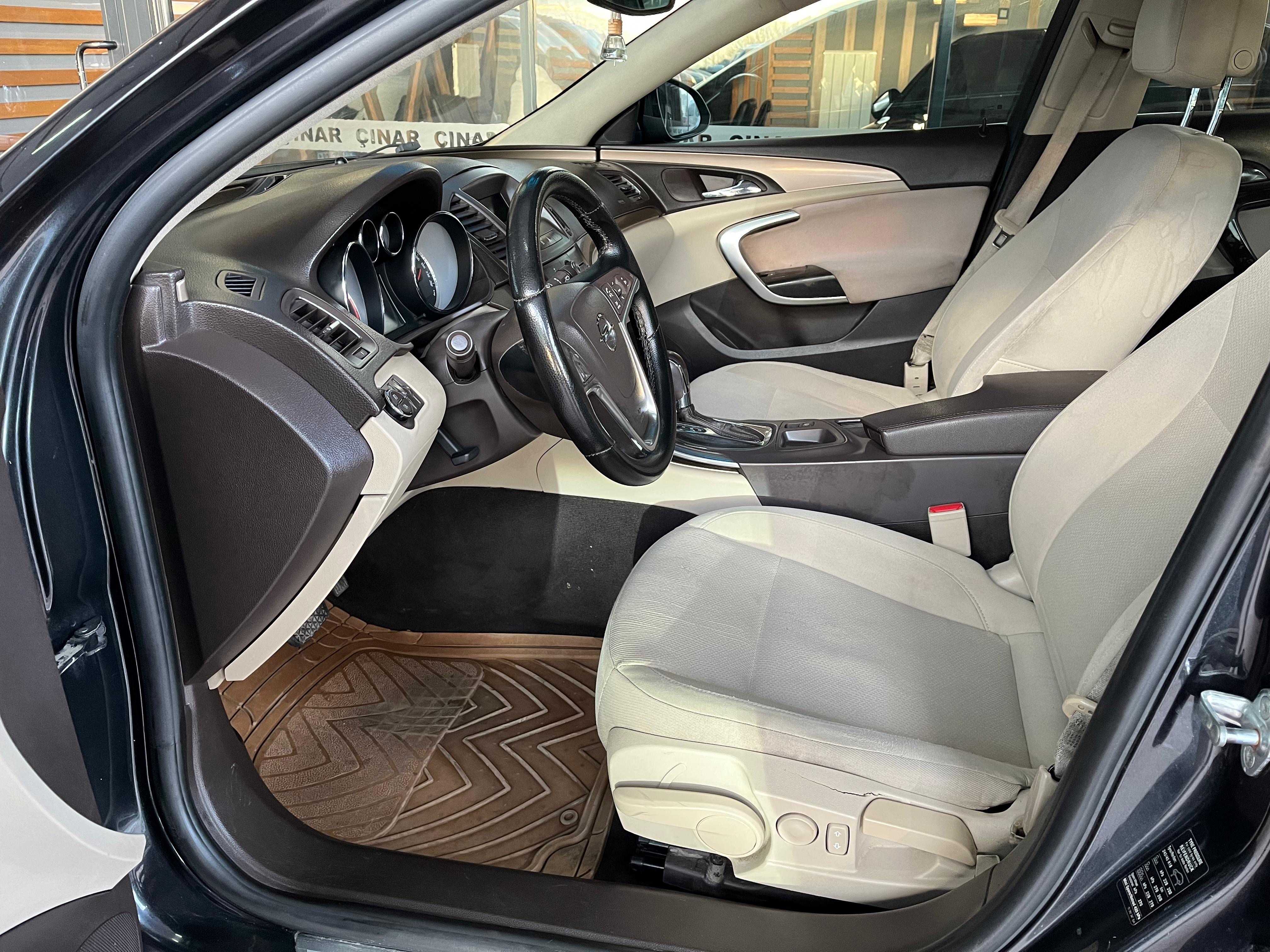 ÇINAR'DAN 2012 MODEL INSIGNIA 2.0 DİZEL OTOMATİK SANRUFLU