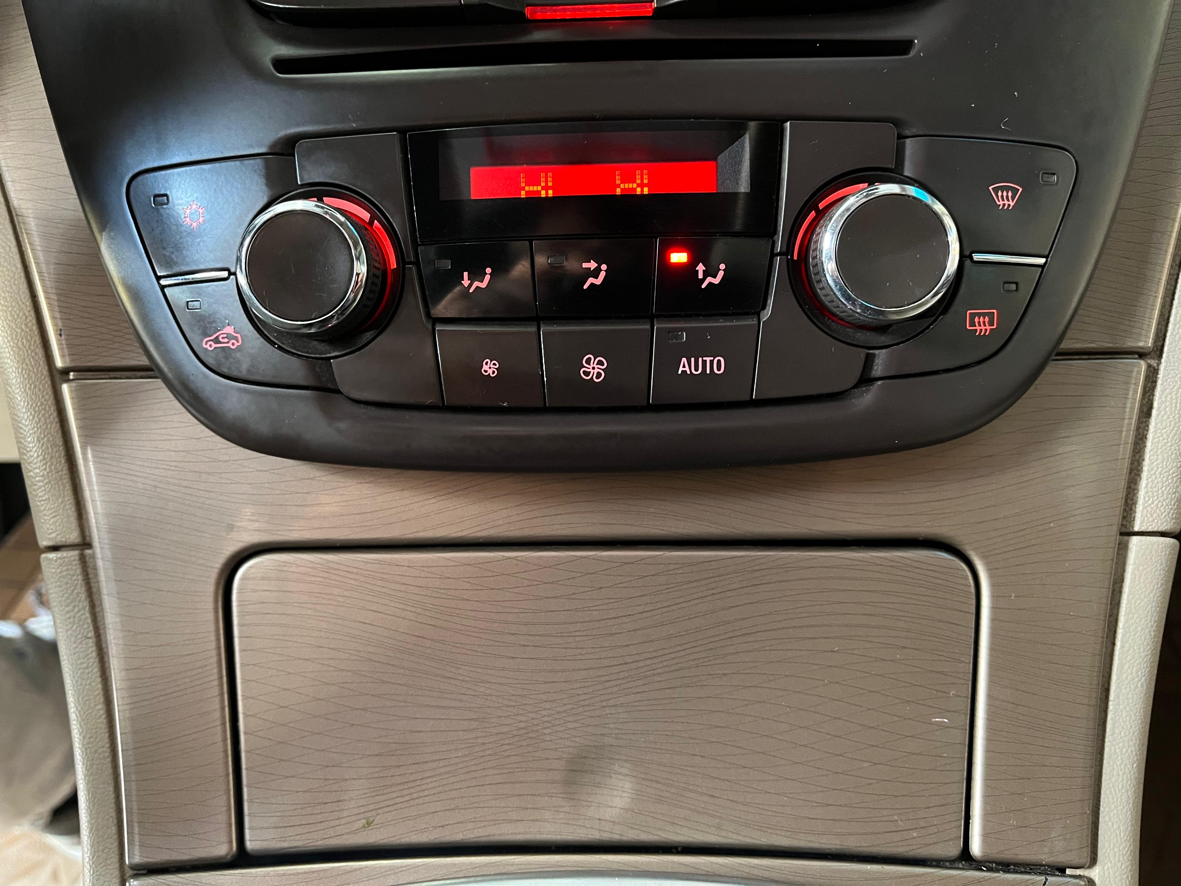 ÇINAR'DAN 2012 MODEL INSIGNIA 2.0 DİZEL OTOMATİK SANRUFLU