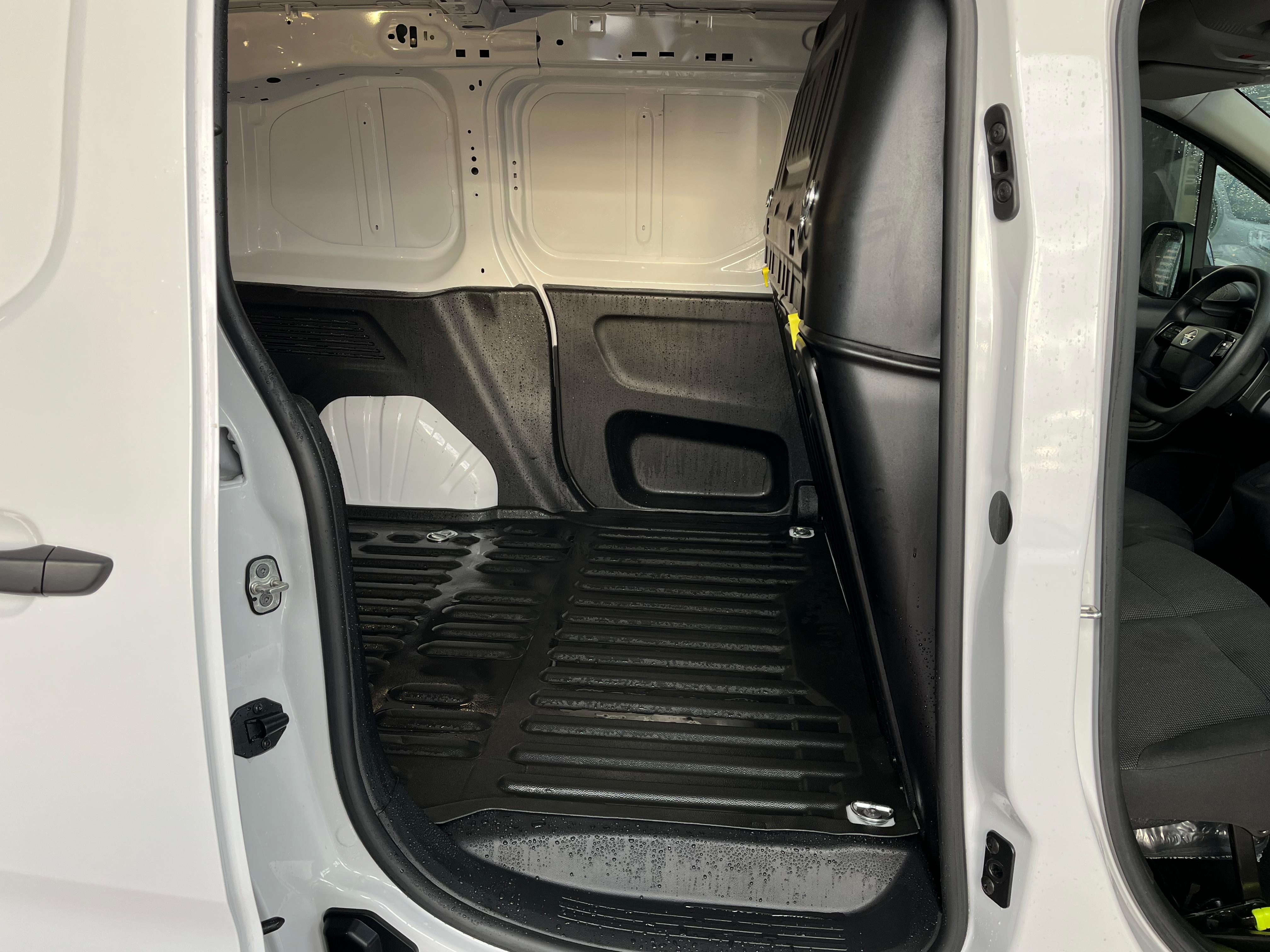 ÇINAR'DAN 2024 MODEL OPEL COMBO EDİTİON 15 BİNDE YENİ KASA