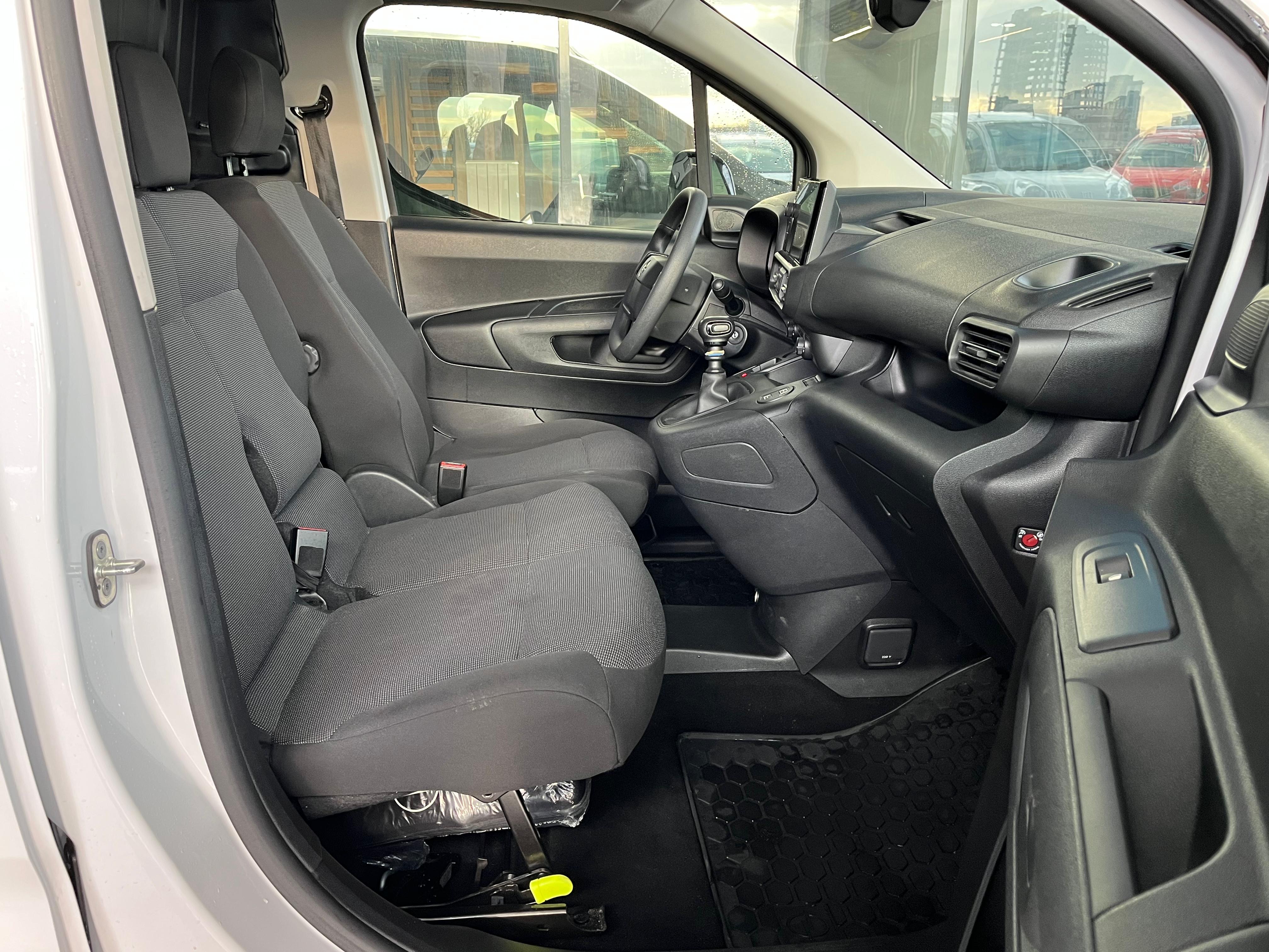 ÇINAR'DAN 2024 MODEL OPEL COMBO EDİTİON 15 BİNDE YENİ KASA