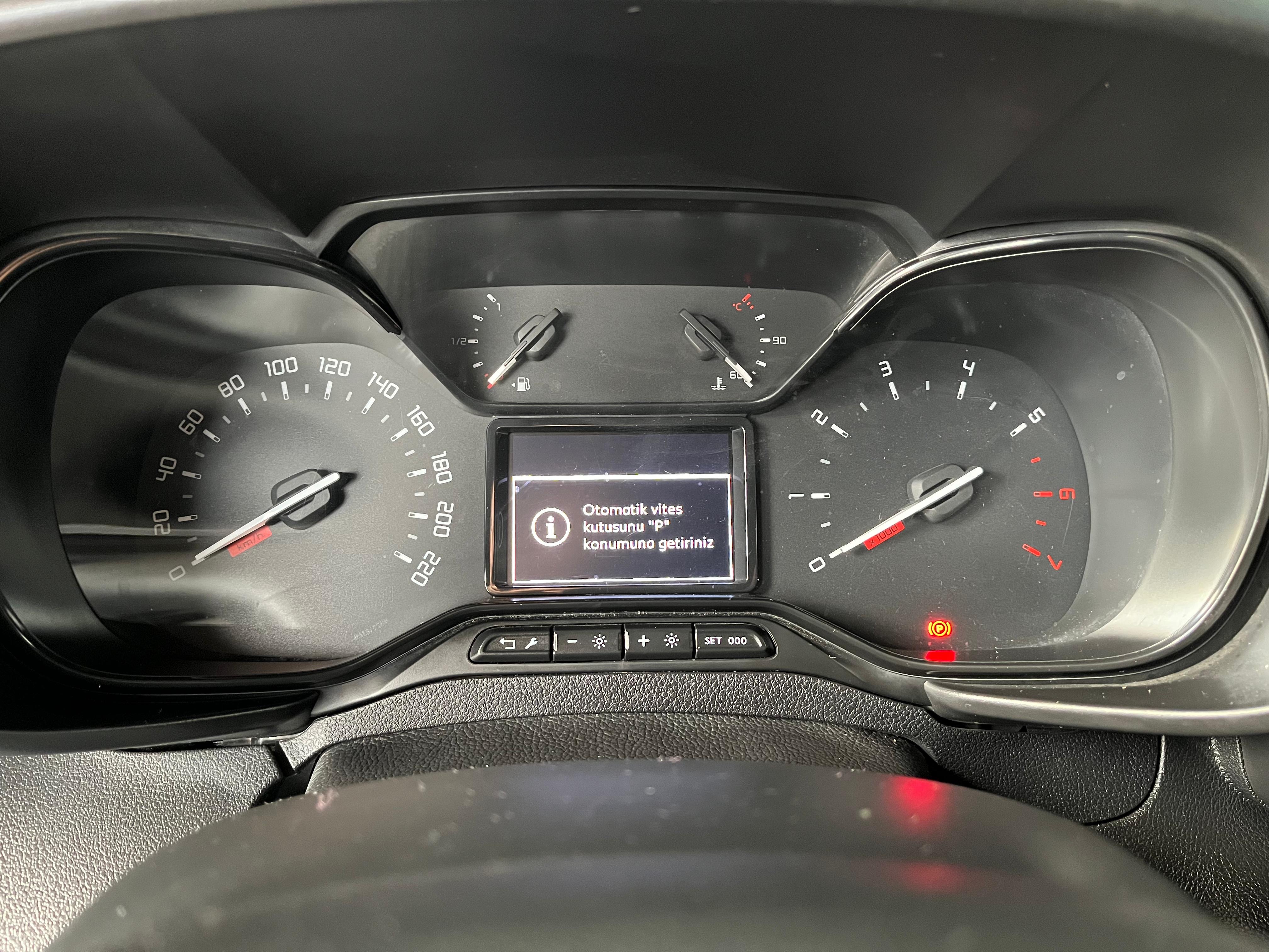 ÇINAR'DAN 2022 MODEL CİTROEN BERLİNGO OTOMATİK 130 BG HATASIZ