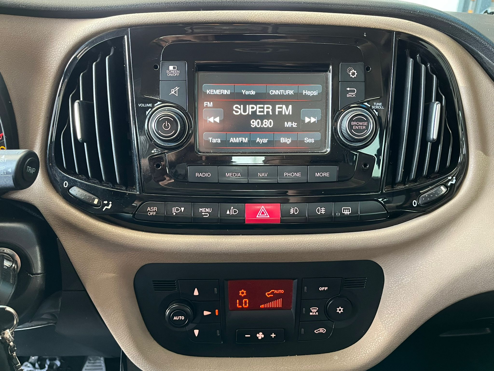 ÇINAR'DAN 2015 MODEL 1.6 MULTİJET 105 PS 6 İLERİ PREMİO PLUS DOBLO YENİ KASA