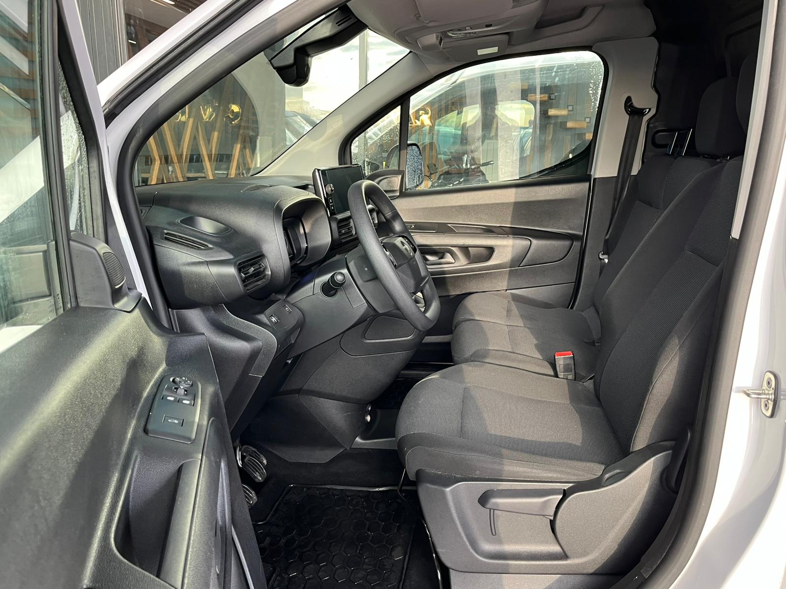 ÇINAR'DAN 2024 MODEL OPEL COMBO EDİTİON 15 BİNDE YENİ KASA