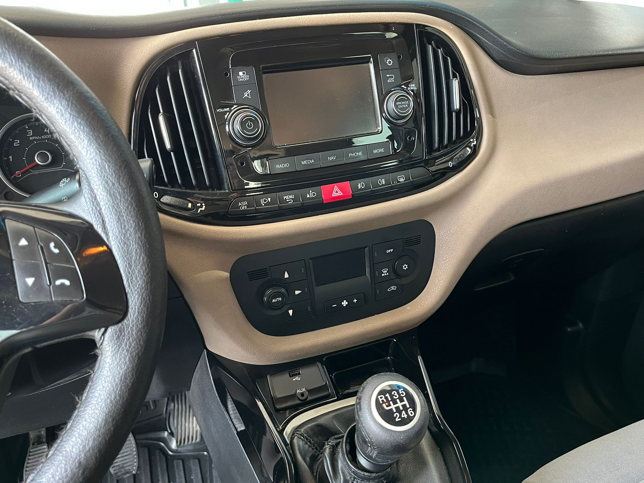 ÇINAR'DAN 2015 MODEL 1.6 MULTİJET 105 PS 6 İLERİ PREMİO PLUS DOBLO YENİ KASA