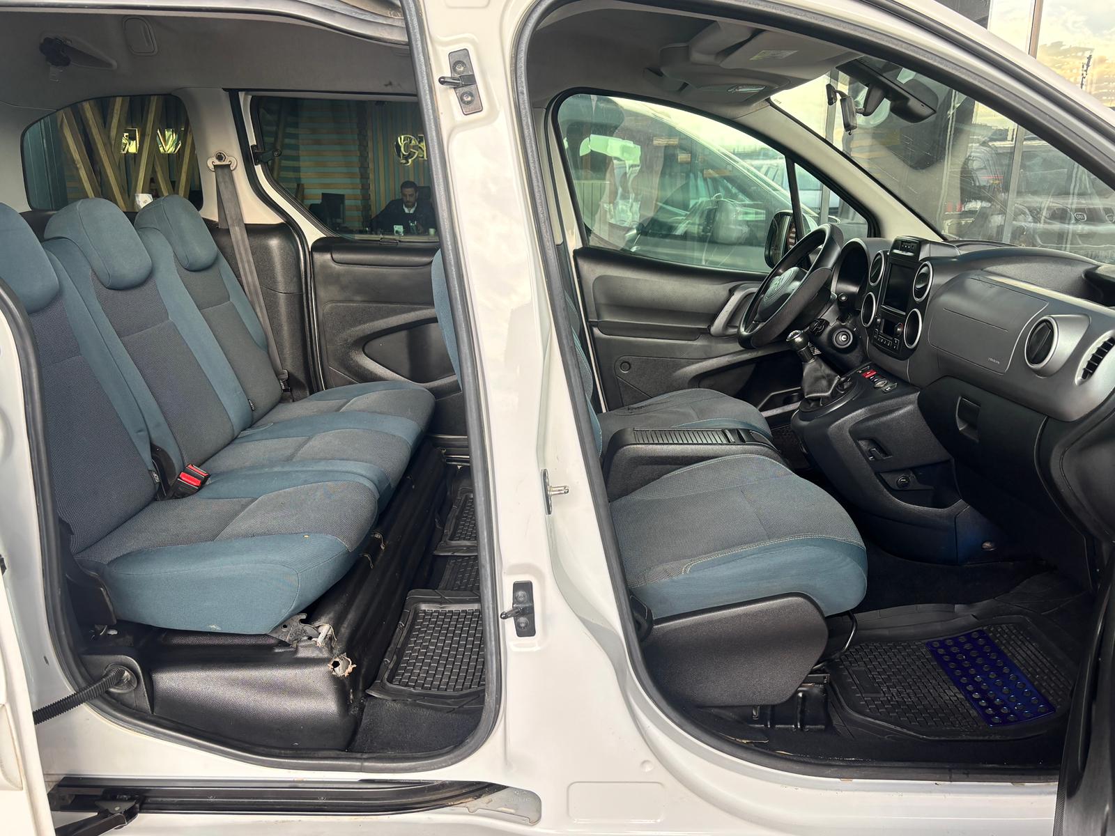 ÇINAR'DAN 2017 MODEL CİTROEN BERLİNGO EKRANLI DİJİTAL KLİMALI FUL PAKET