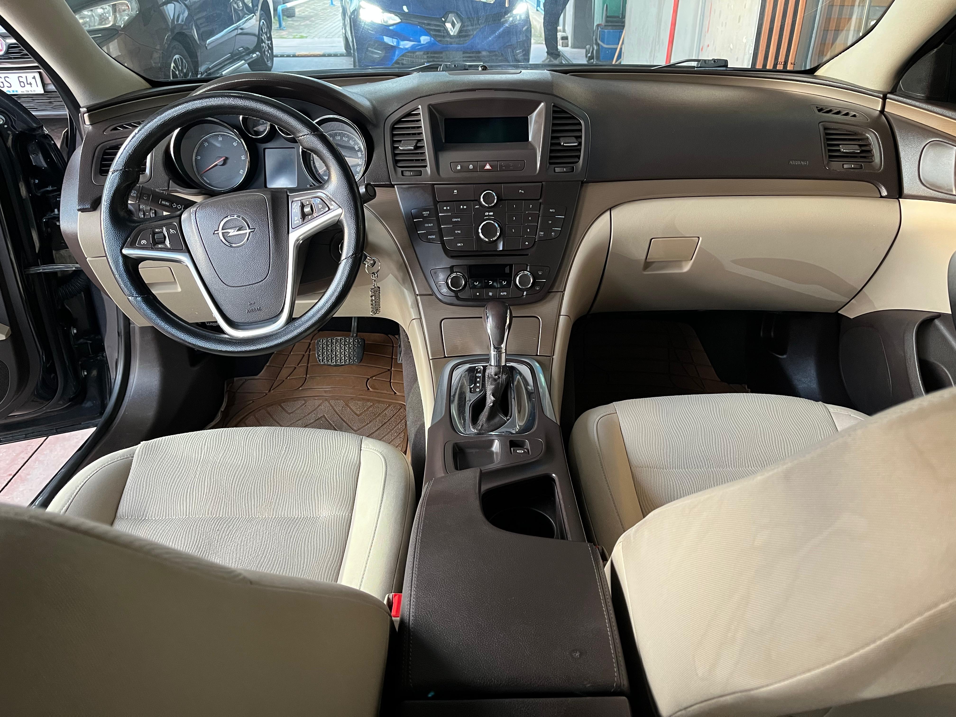 ÇINAR'DAN 2012 MODEL INSIGNIA 2.0 DİZEL OTOMATİK SANRUFLU