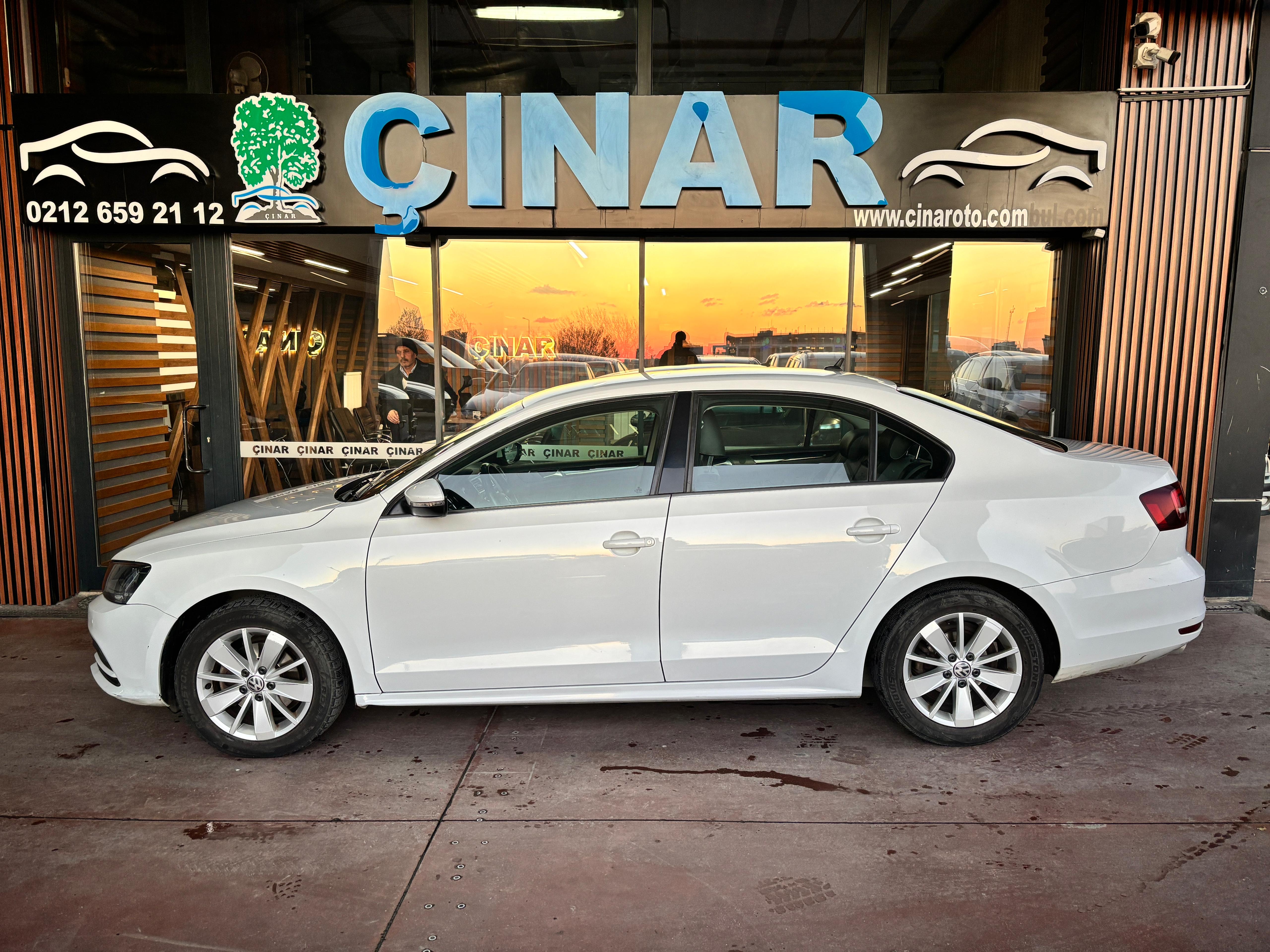 ÇINAR'DAN 2017 MODEL JETTA COMFORT 1.4 TSİ 125 BG DSG 7 İLERİ İLK SAHİBİNDEN SIFIR AYARINDA