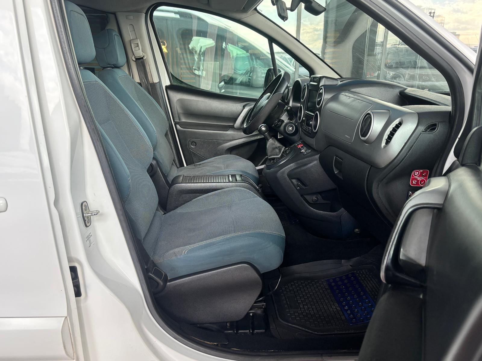 ÇINAR'DAN 2017 MODEL CİTROEN BERLİNGO EKRANLI DİJİTAL KLİMALI FUL PAKET