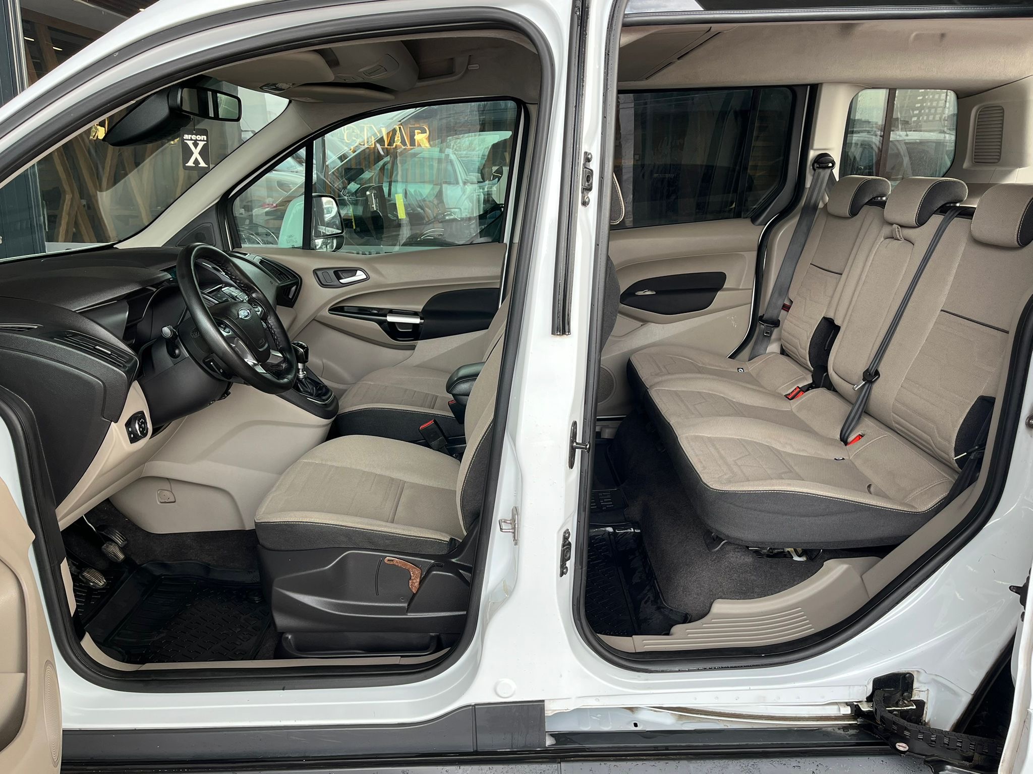 ÇINAR'DAN 2017 MODEL FORD CONNECT 1.5 TDCI TİTANİUM