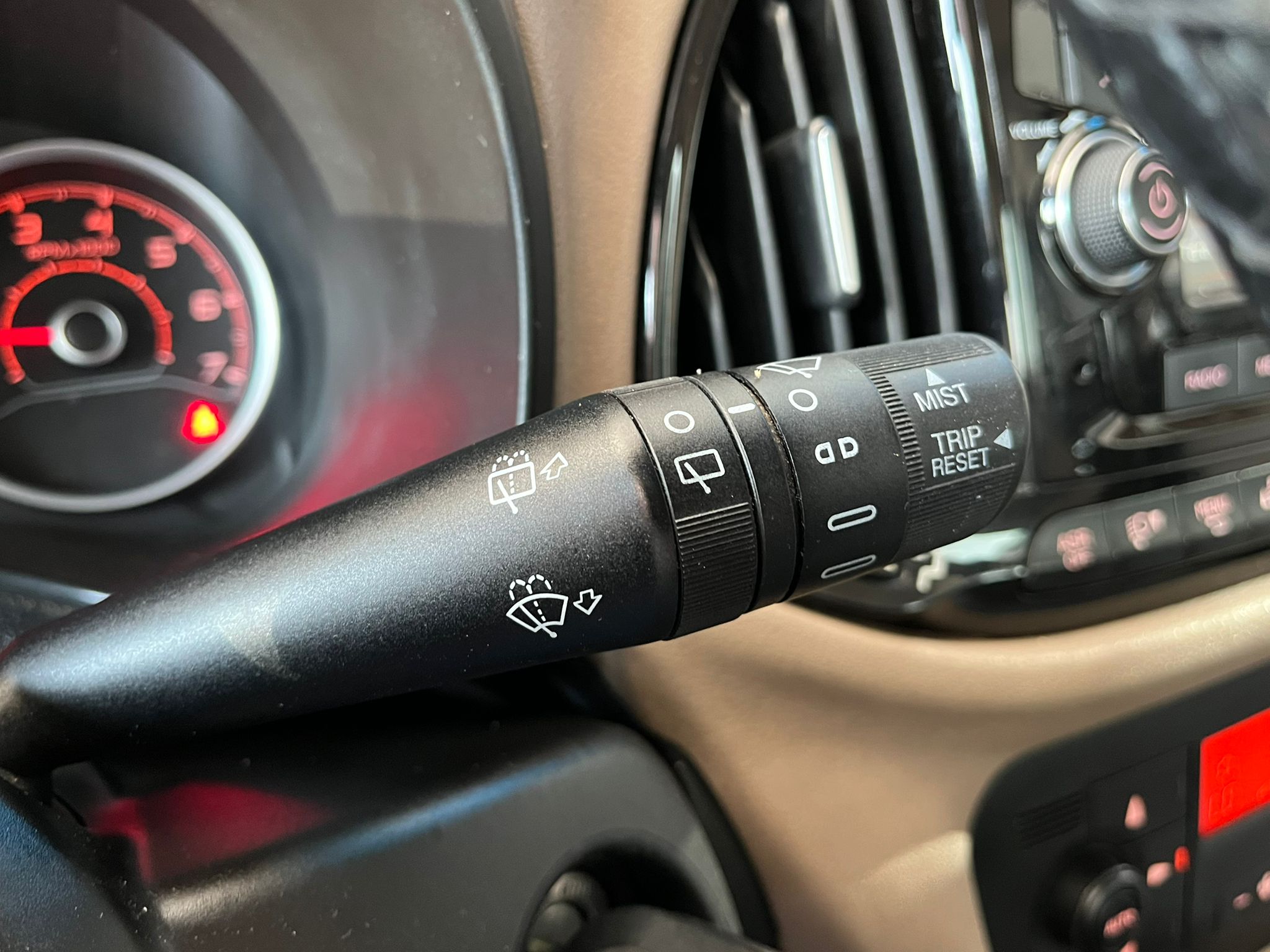 ÇINAR'DAN 2015 MODEL 1.6 MULTİJET 105 PS 6 İLERİ PREMİO PLUS DOBLO YENİ KASA