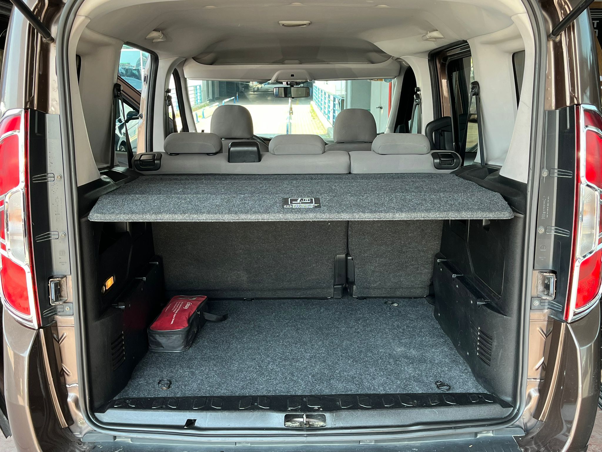 ÇINAR'DAN 2015 MODEL 1.6 MULTİJET 105 PS 6 İLERİ PREMİO PLUS DOBLO YENİ KASA