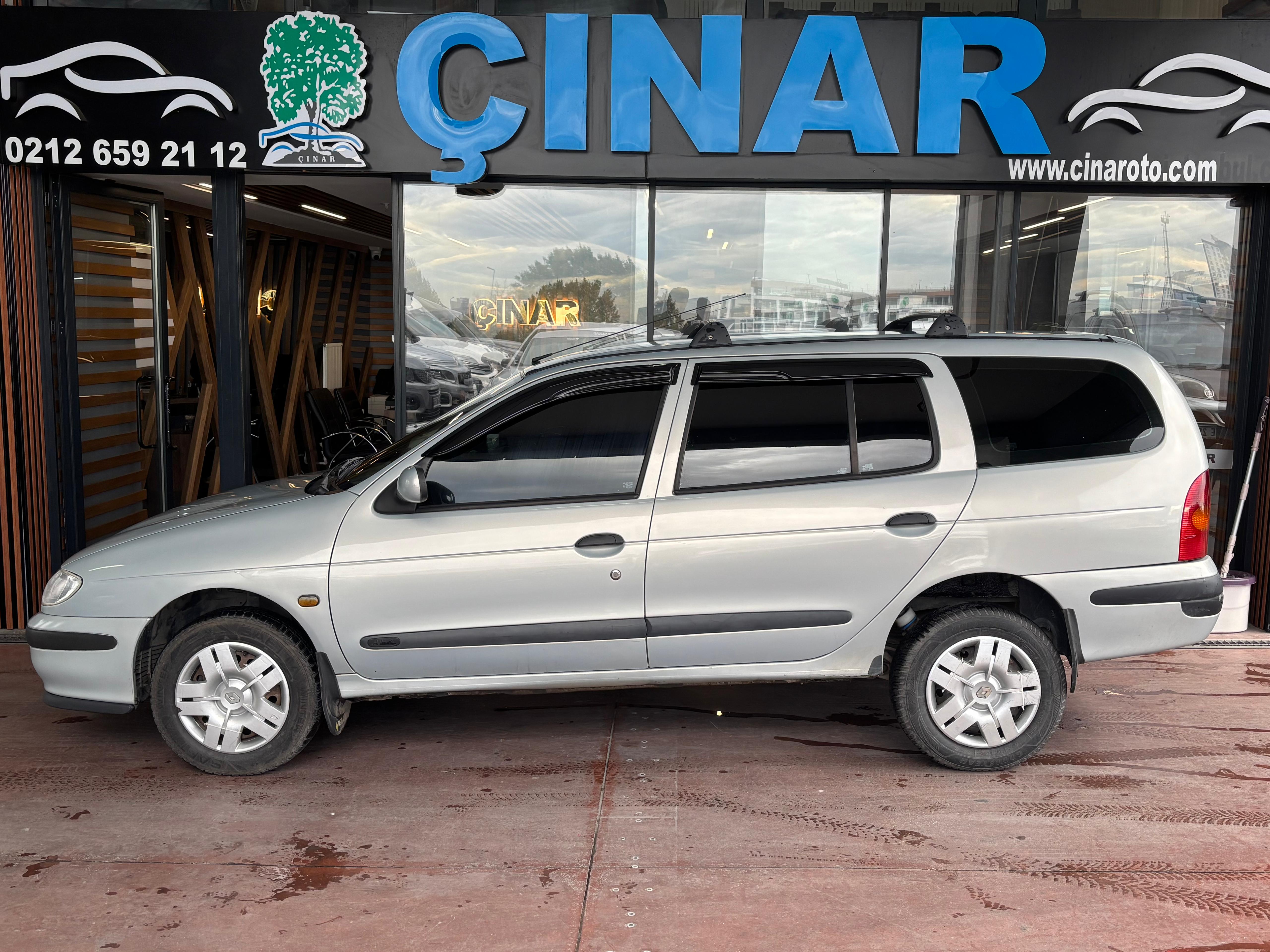 ÇINAR'DAN 1999 MODEL MEGANE 1.6 STATİON WAGON LPG'Lİ KLİMALI