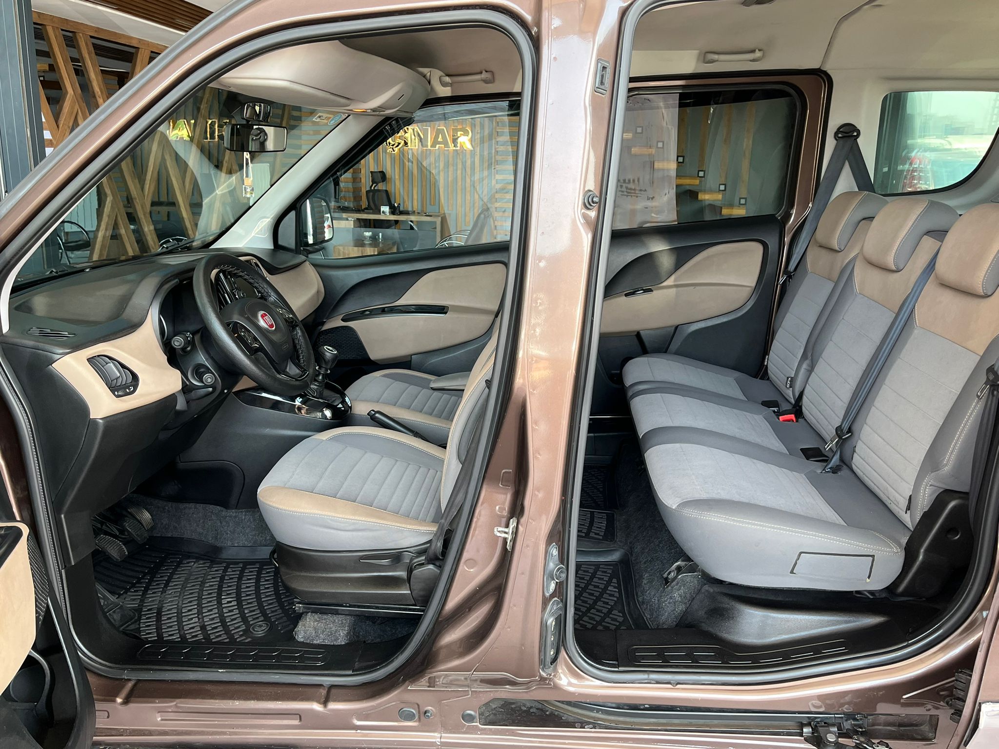 ÇINAR'DAN 2015 MODEL 1.6 MULTİJET 105 PS 6 İLERİ PREMİO PLUS DOBLO YENİ KASA