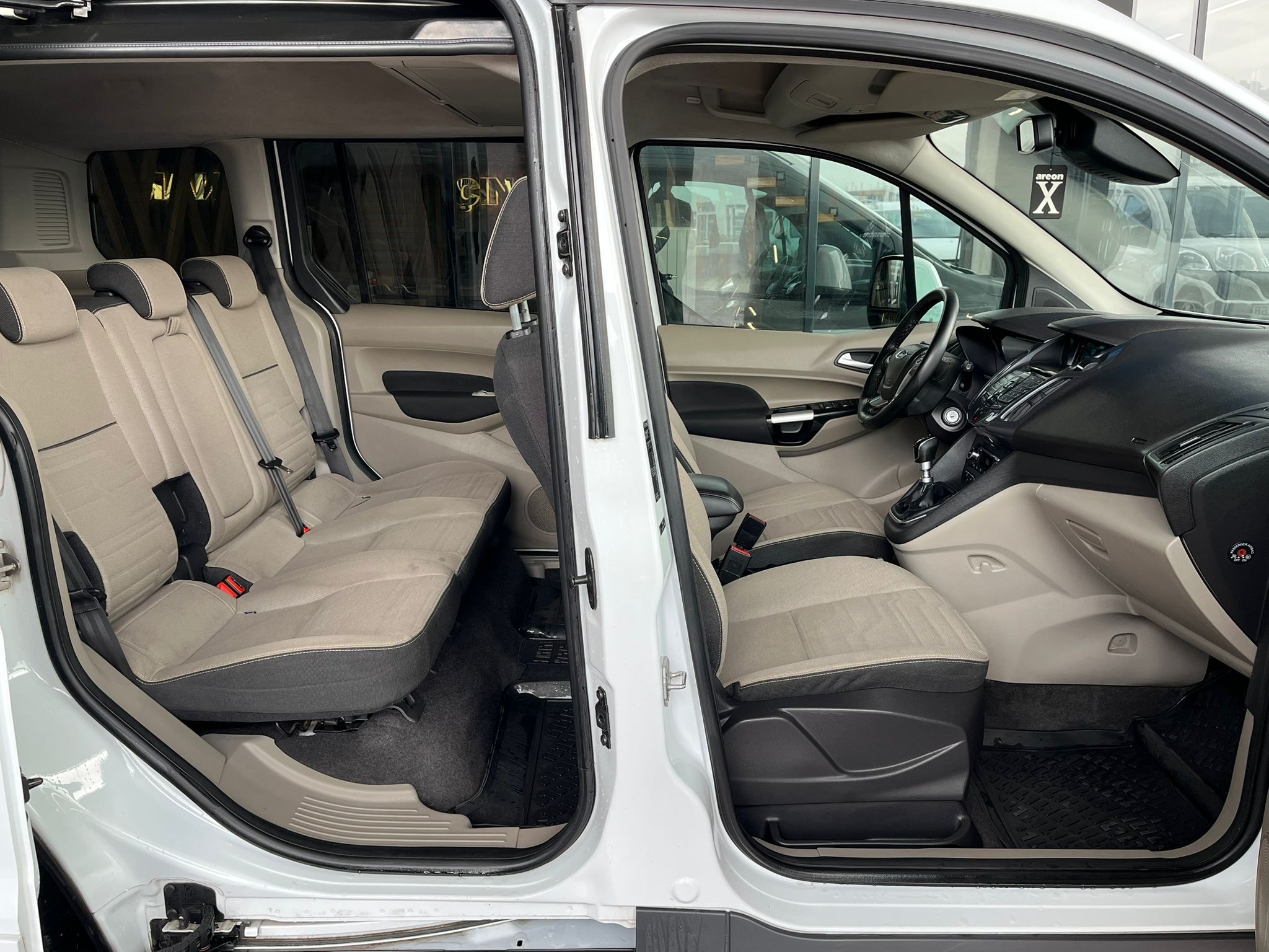 ÇINAR'DAN 2017 MODEL FORD CONNECT 1.5 TDCI TİTANİUM