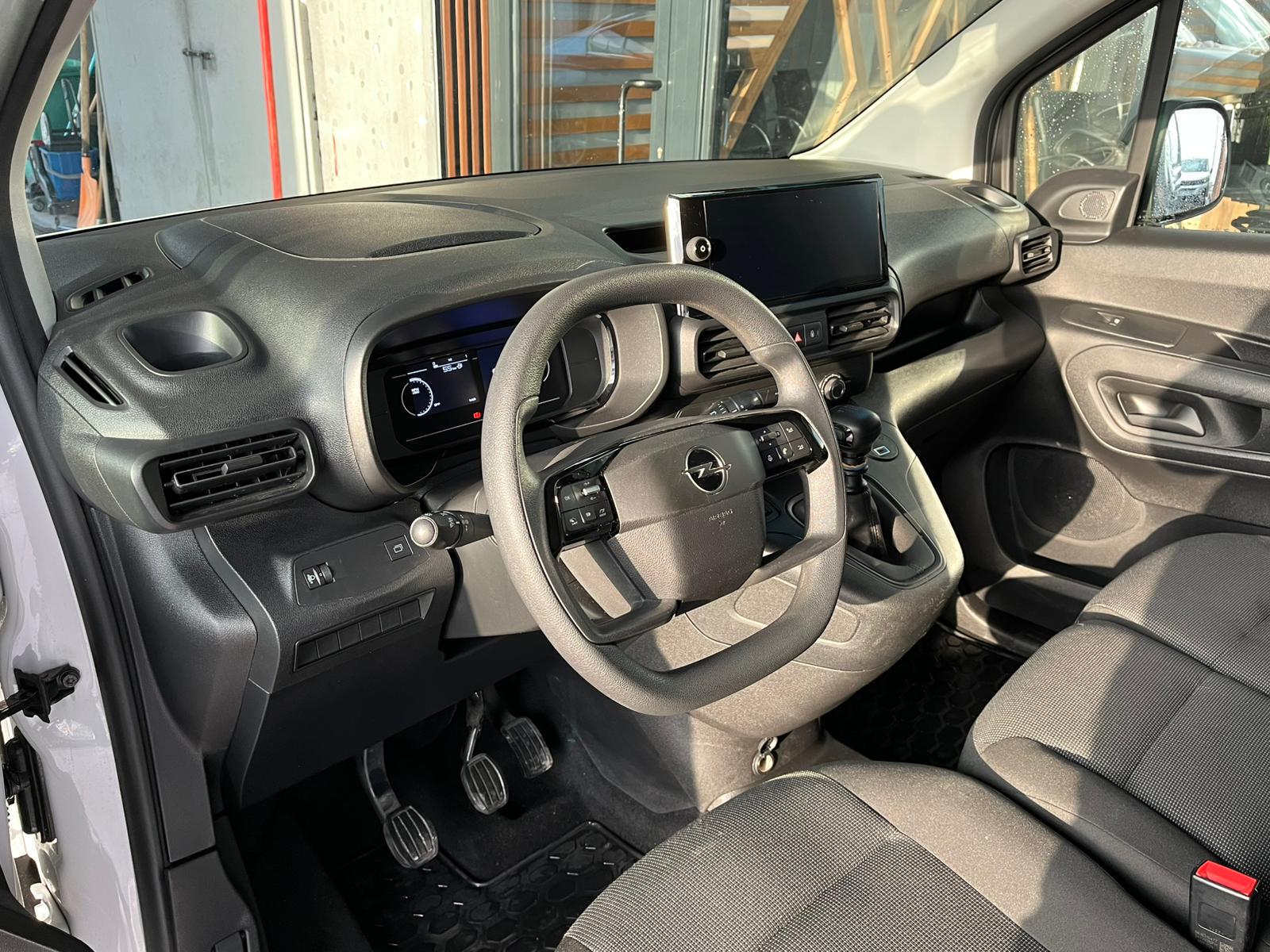 ÇINAR'DAN 2024 MODEL OPEL COMBO EDİTİON 15 BİNDE YENİ KASA