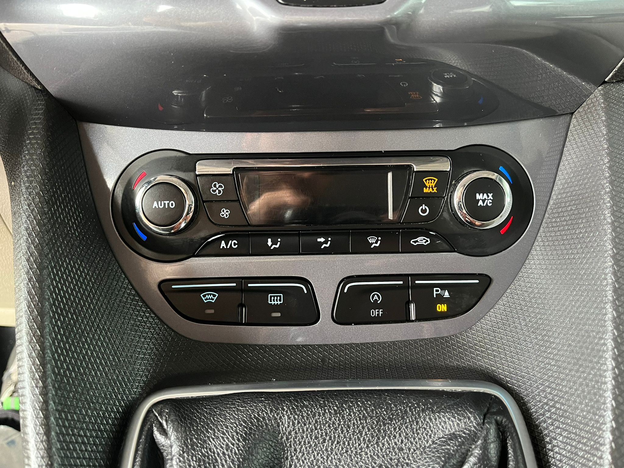 ÇINAR'DAN 2017 MODEL FORD CONNECT 1.5 TDCI TİTANİUM