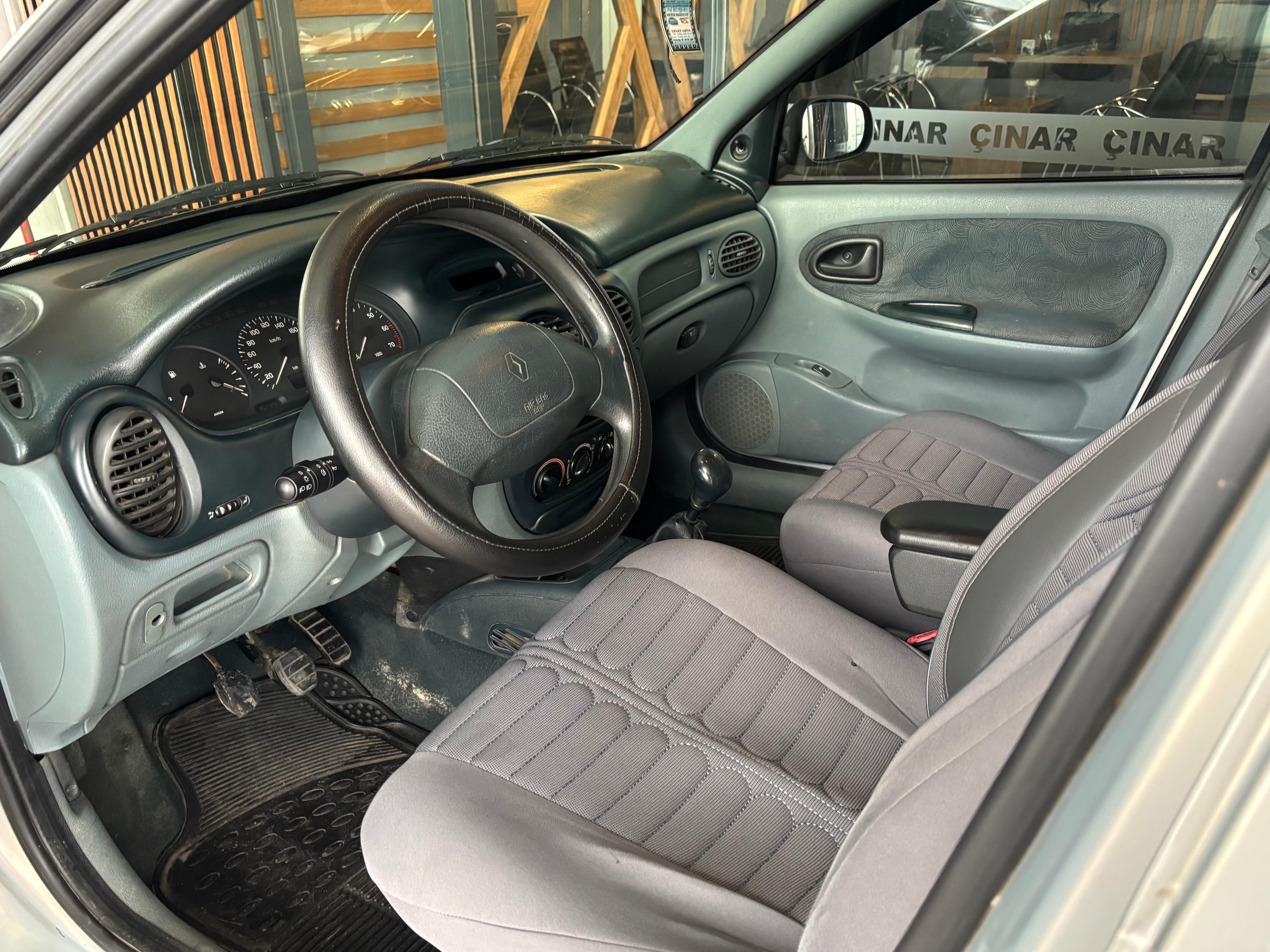 ÇINAR'DAN 1999 MODEL MEGANE 1.6 STATİON WAGON LPG'Lİ KLİMALI