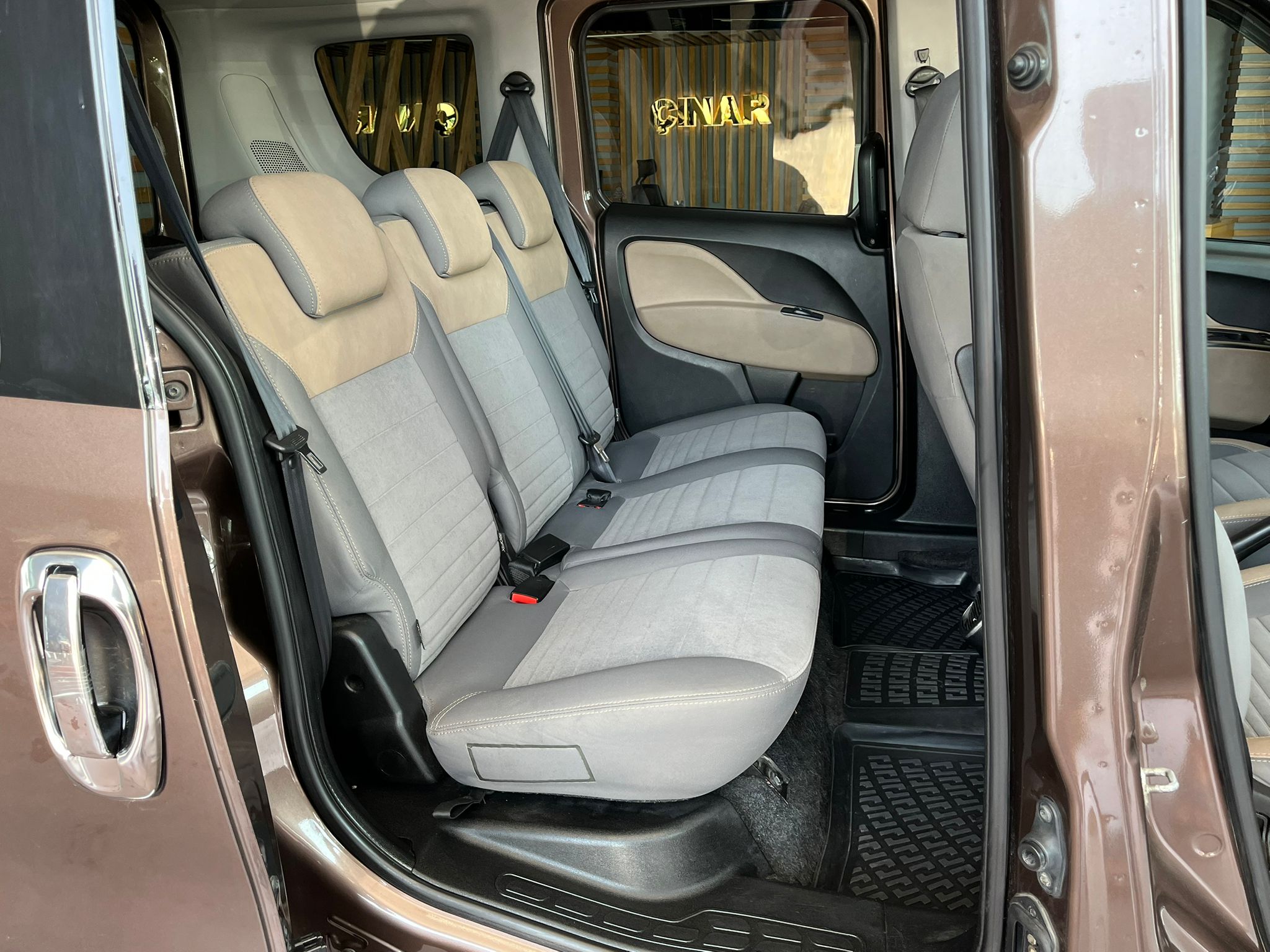 ÇINAR'DAN 2015 MODEL 1.6 MULTİJET 105 PS 6 İLERİ PREMİO PLUS DOBLO YENİ KASA