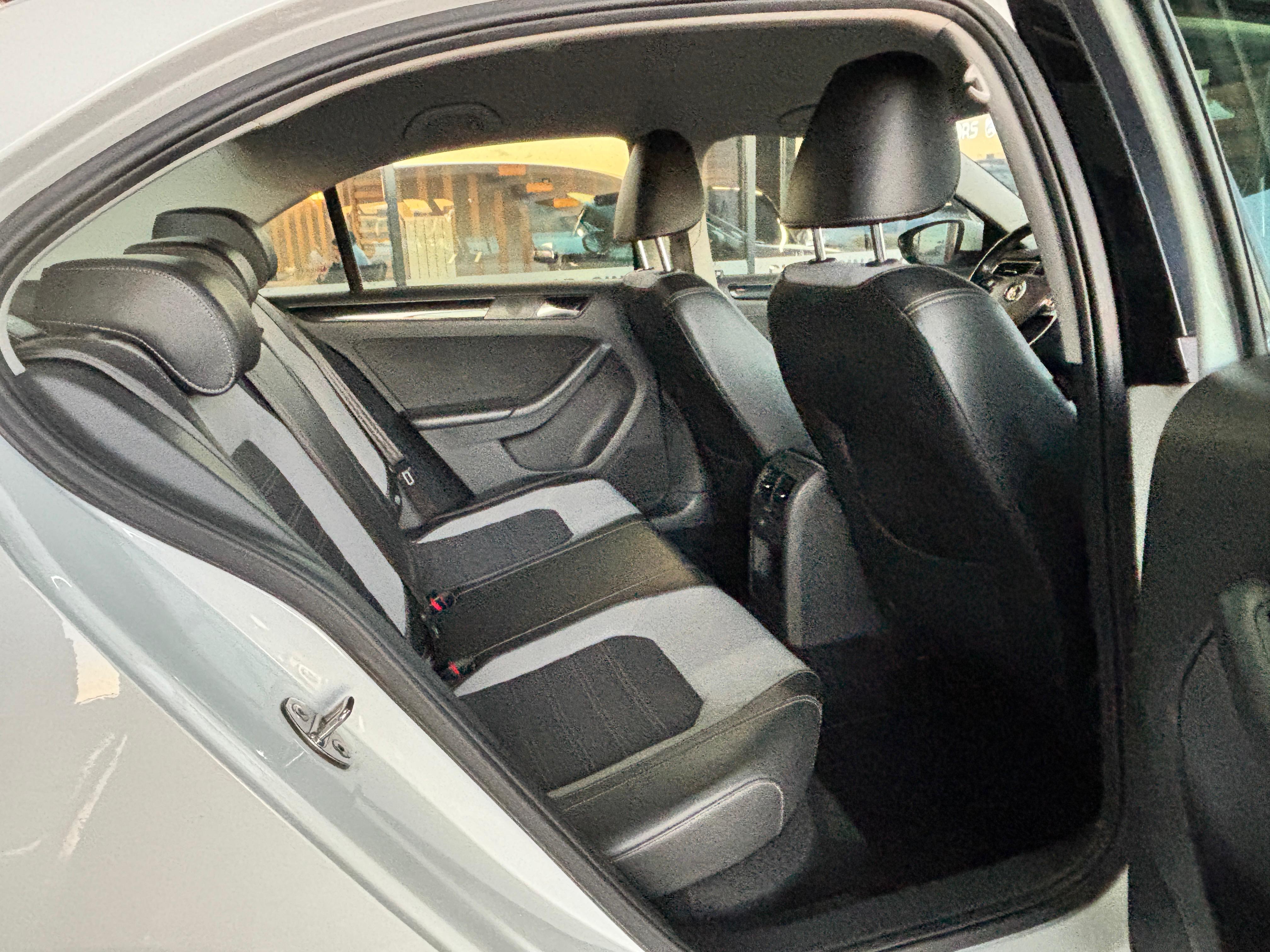 ÇINAR'DAN 2017 MODEL JETTA COMFORT 1.4 TSİ 125 BG DSG 7 İLERİ İLK SAHİBİNDEN SIFIR AYARINDA