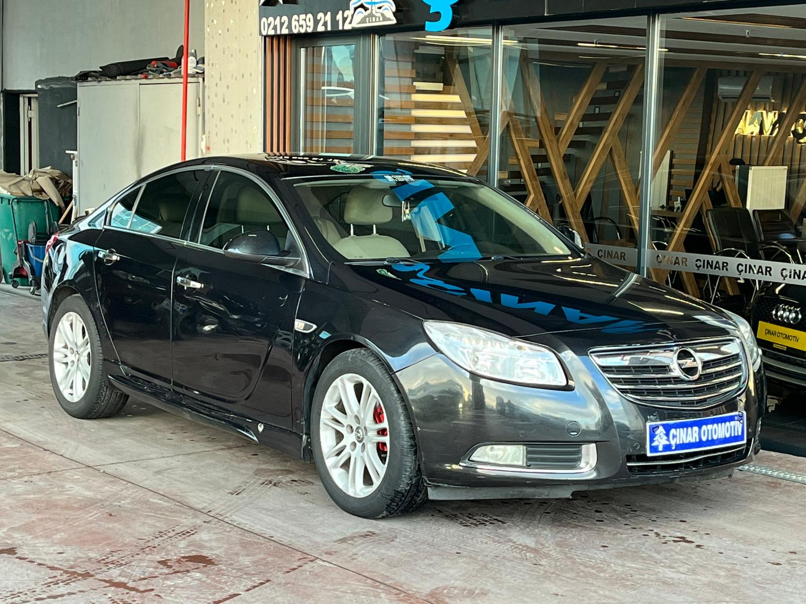 ÇINAR'DAN 2012 MODEL INSIGNIA 2.0 DİZEL OTOMATİK SANRUFLU