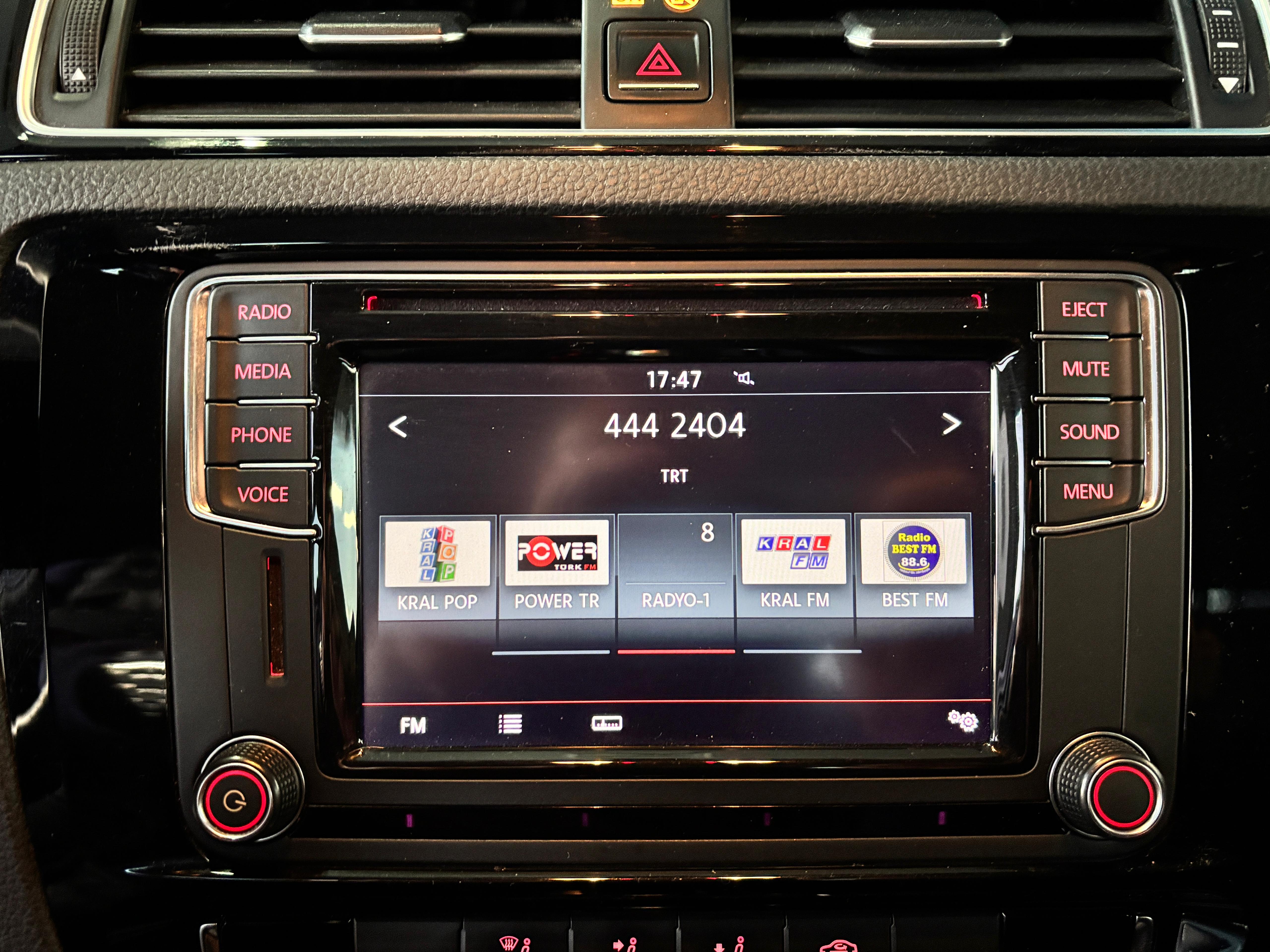 ÇINAR'DAN 2017 MODEL JETTA COMFORT 1.4 TSİ 125 BG DSG 7 İLERİ İLK SAHİBİNDEN SIFIR AYARINDA