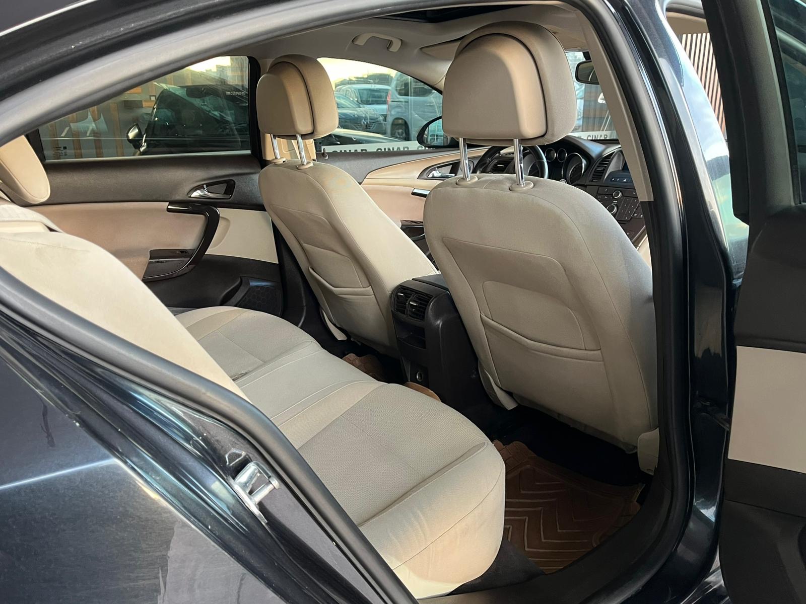 ÇINAR'DAN 2012 MODEL INSIGNIA 2.0 DİZEL OTOMATİK SANRUFLU