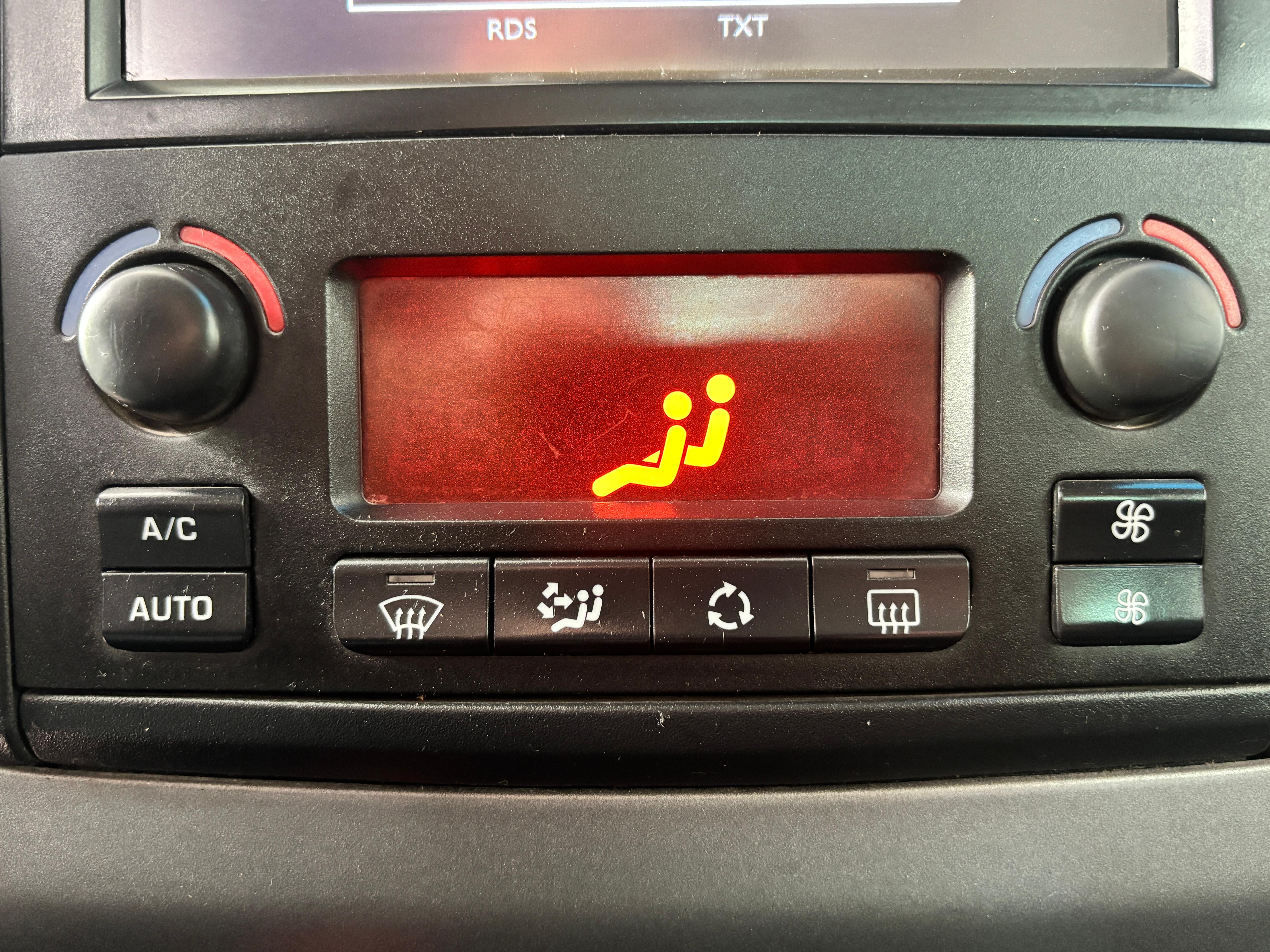 ÇINAR'DAN 2017 MODEL CİTROEN BERLİNGO EKRANLI DİJİTAL KLİMALI FUL PAKET