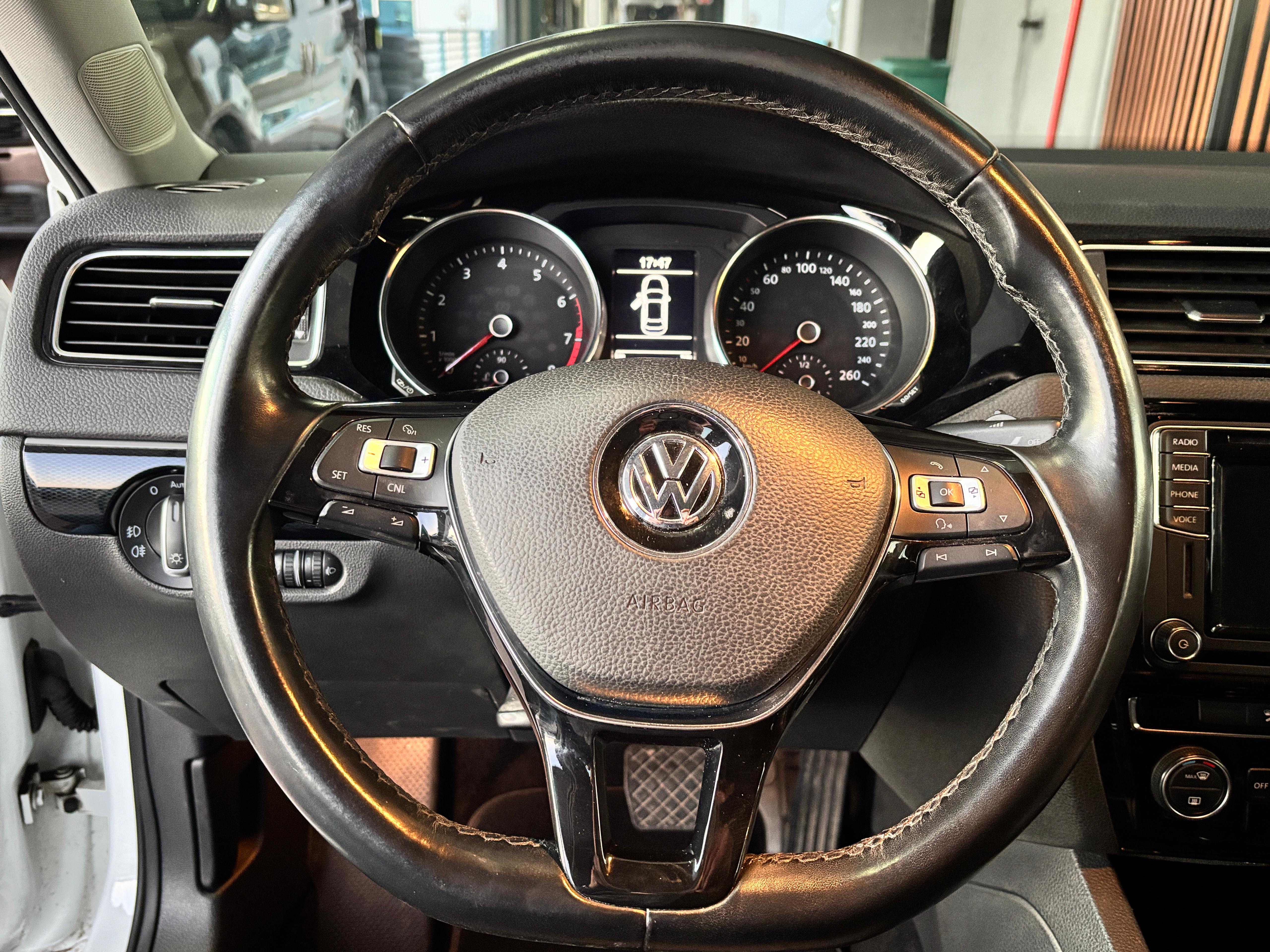 ÇINAR'DAN 2017 MODEL JETTA COMFORT 1.4 TSİ 125 BG DSG 7 İLERİ İLK SAHİBİNDEN SIFIR AYARINDA