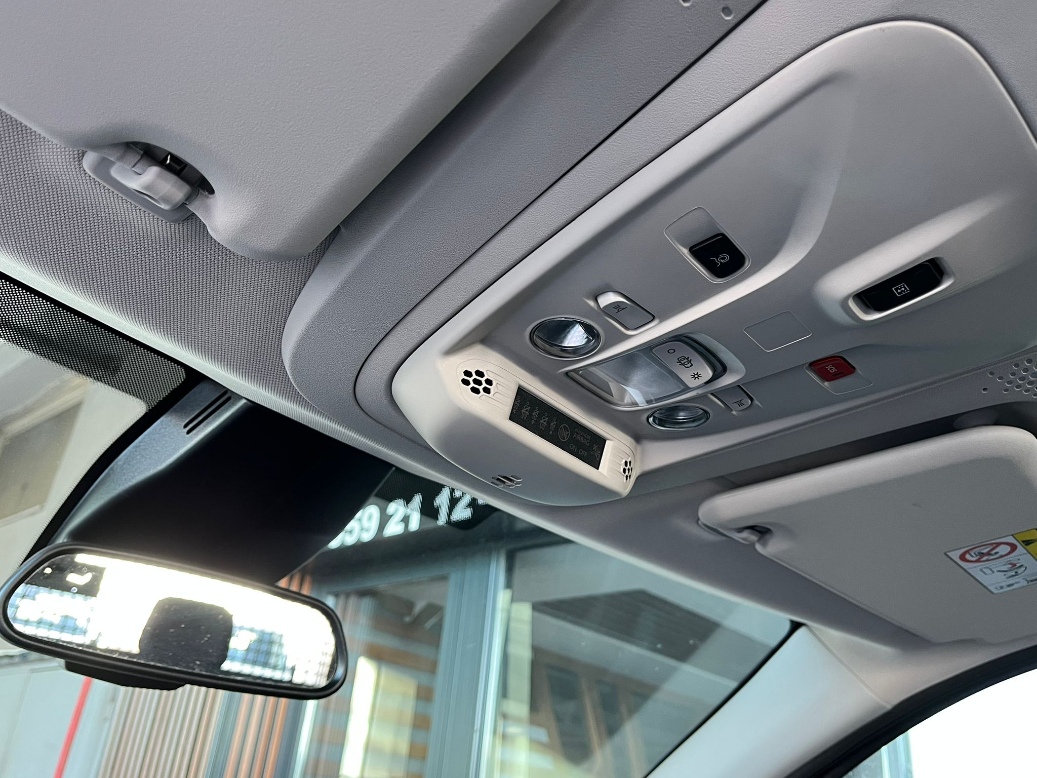 ÇINAR'DAN 2025 MODEL BERLİNGO MAX CAM TAVAN HATASIZ %20 KDV'Lİ