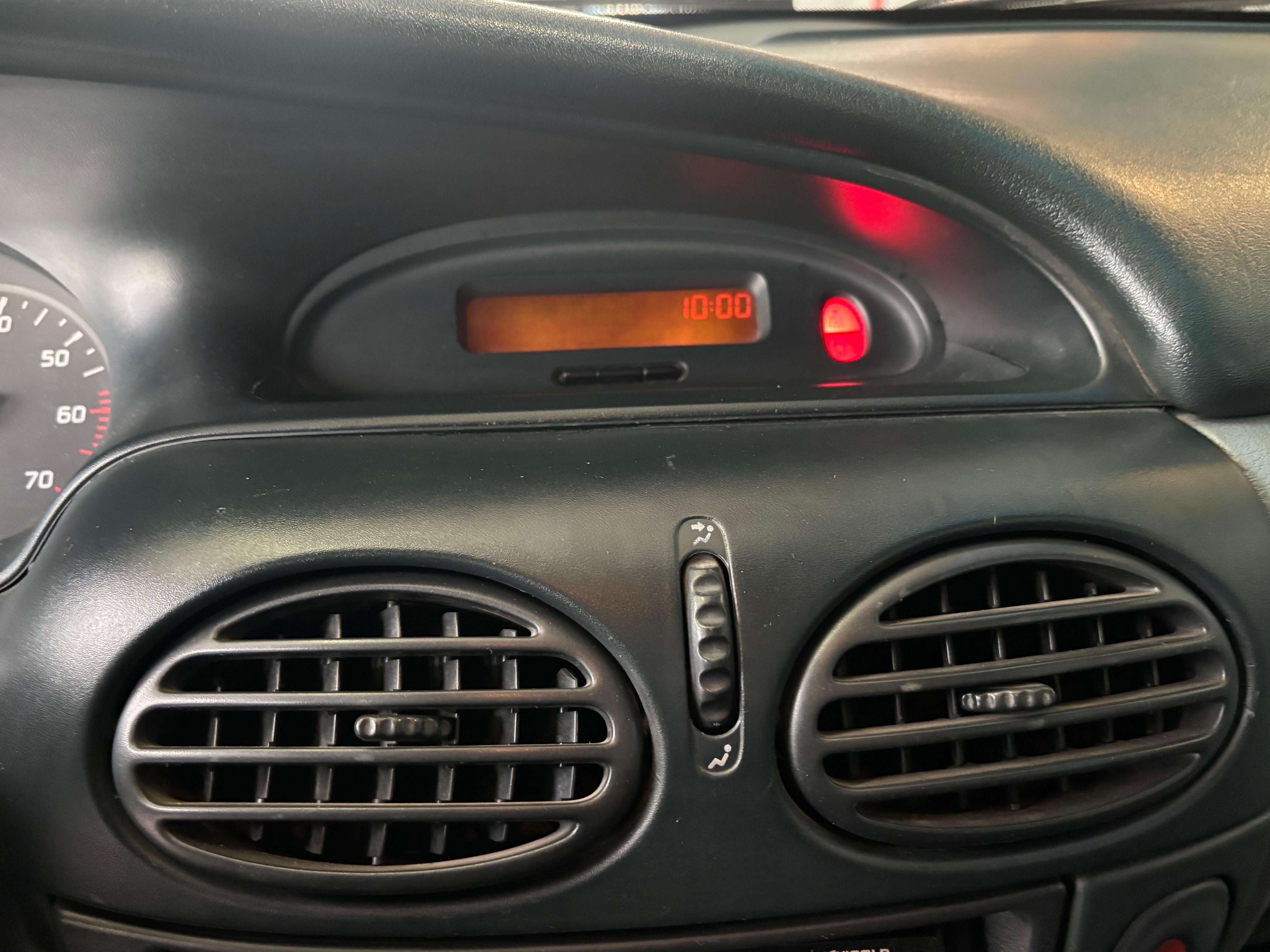 ÇINAR'DAN 1999 MODEL MEGANE 1.6 STATİON WAGON LPG'Lİ KLİMALI