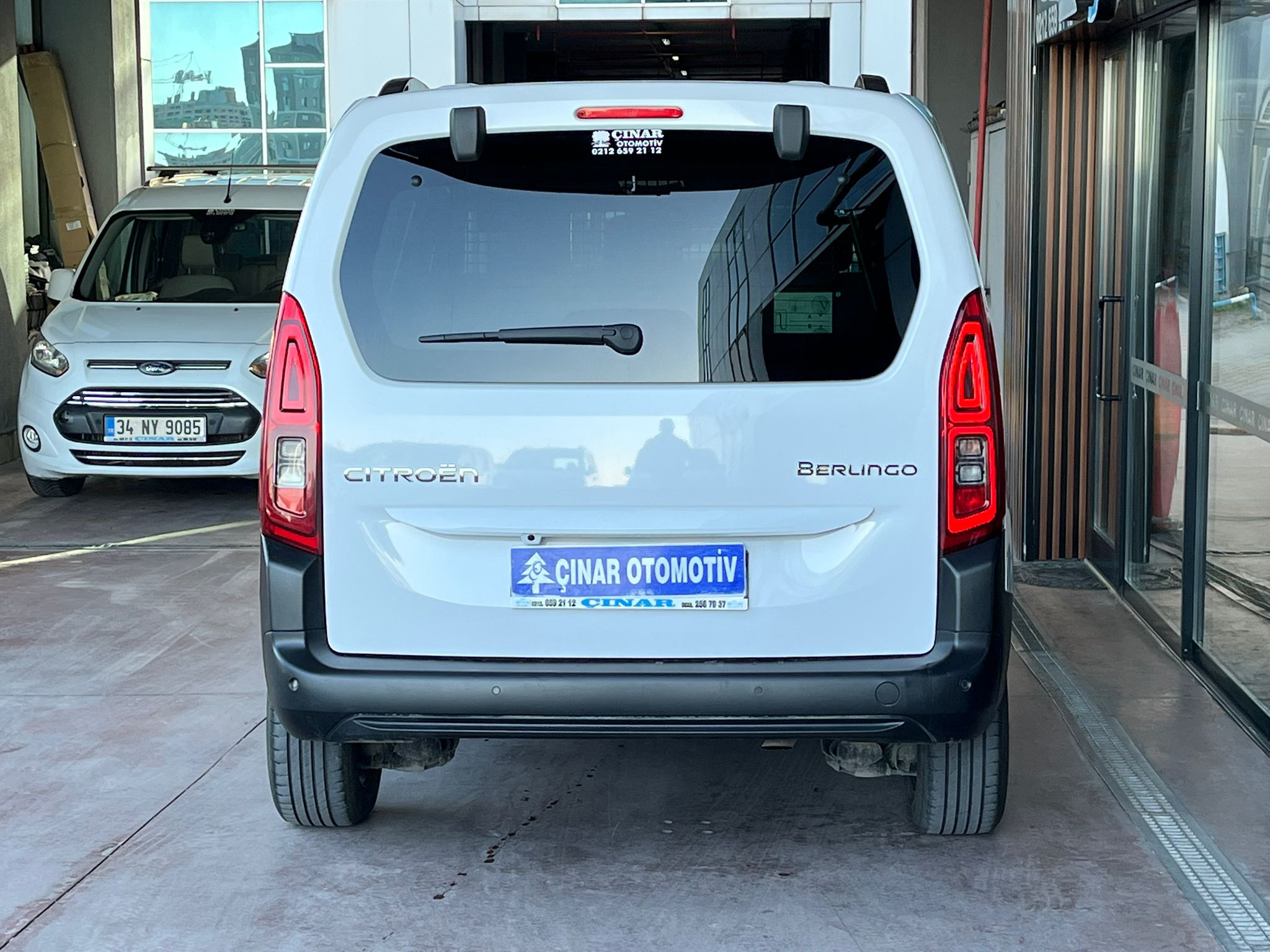 ÇINAR'DAN 2025 MODEL BERLİNGO MAX CAM TAVAN HATASIZ %20 KDV'Lİ