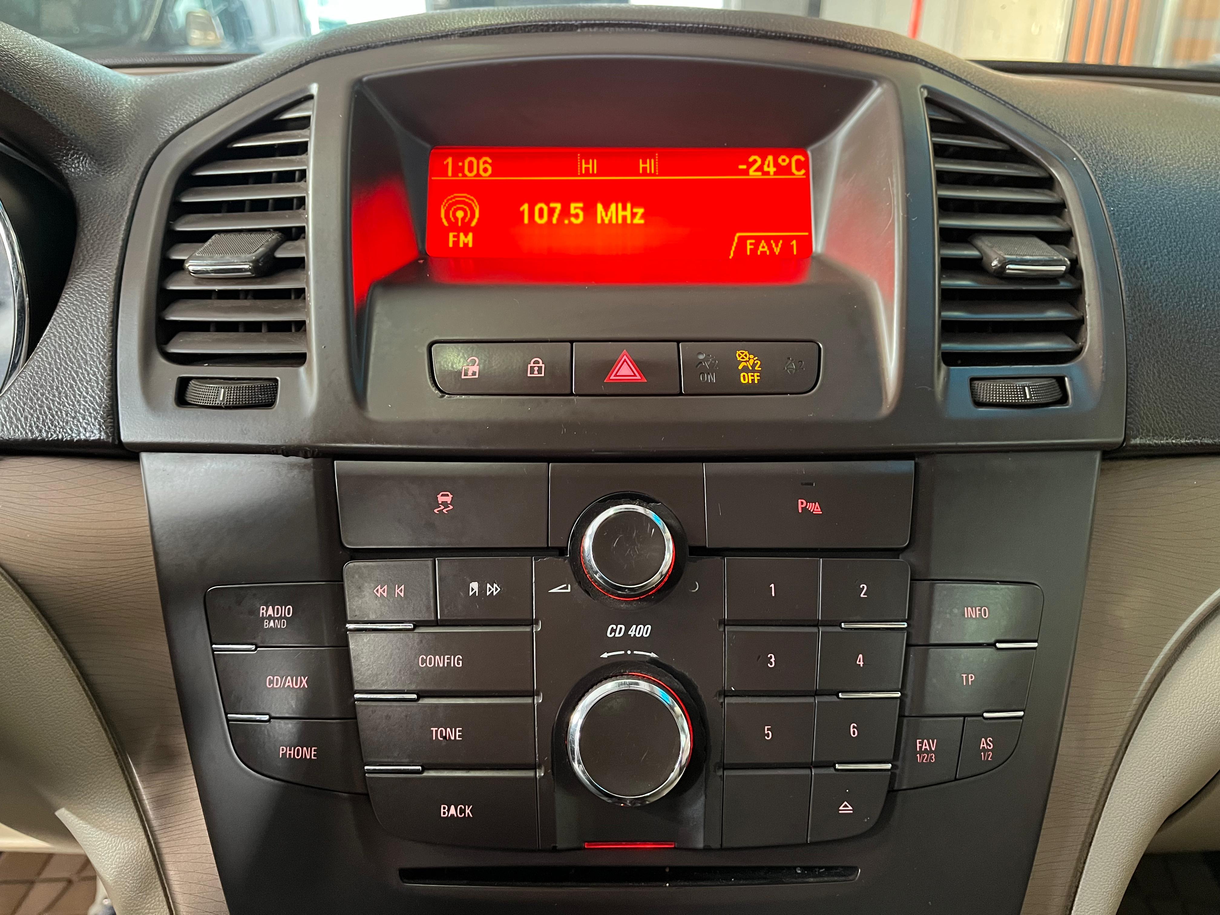 ÇINAR'DAN 2012 MODEL INSIGNIA 2.0 DİZEL OTOMATİK SANRUFLU