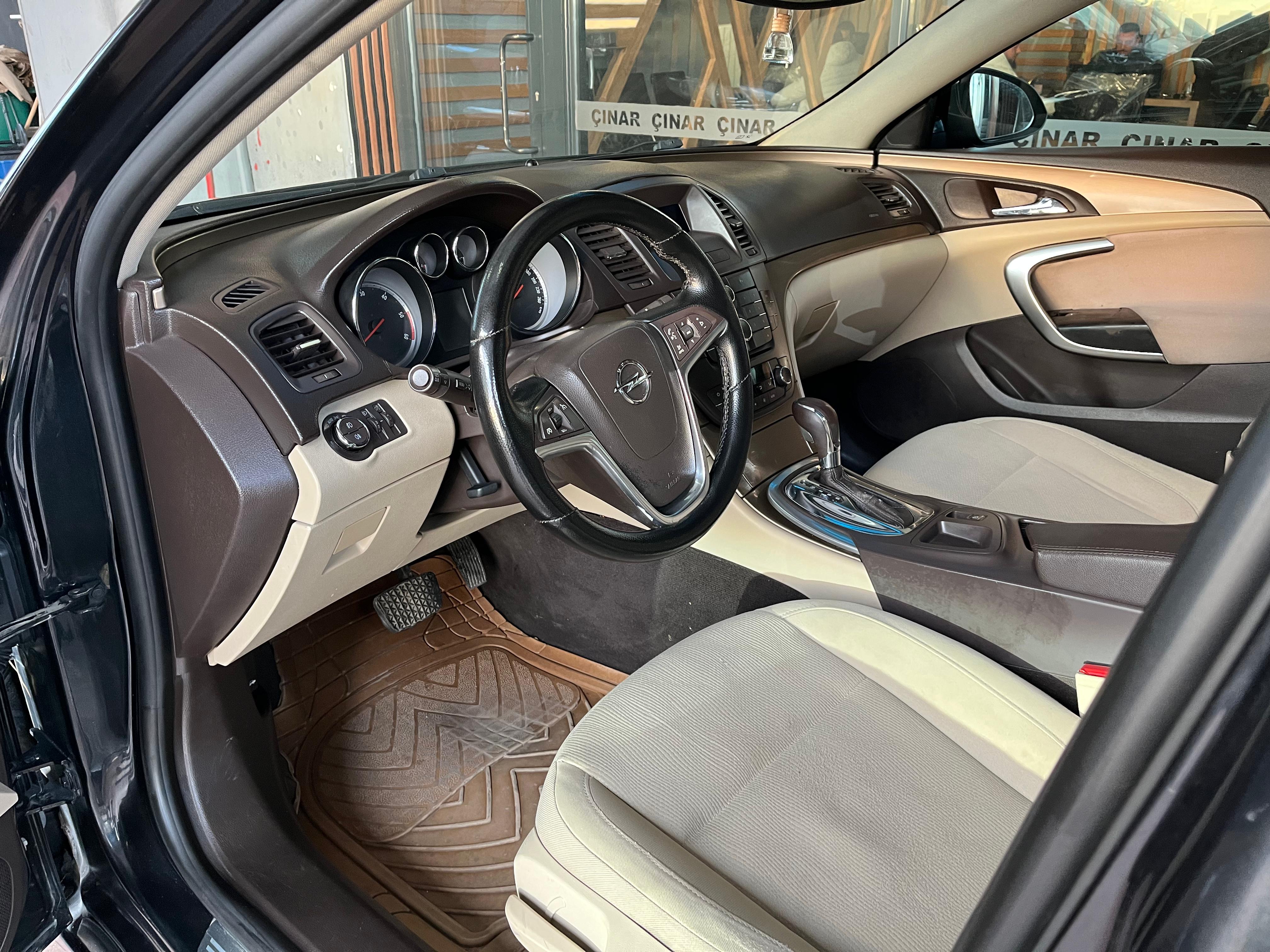 ÇINAR'DAN 2012 MODEL INSIGNIA 2.0 DİZEL OTOMATİK SANRUFLU