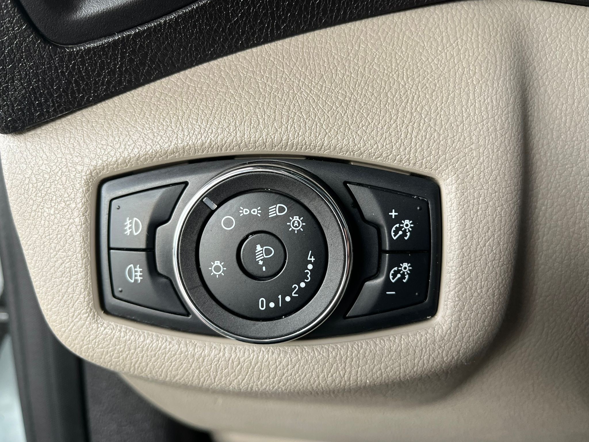 ÇINAR'DAN 2017 MODEL FORD CONNECT 1.5 TDCI TİTANİUM