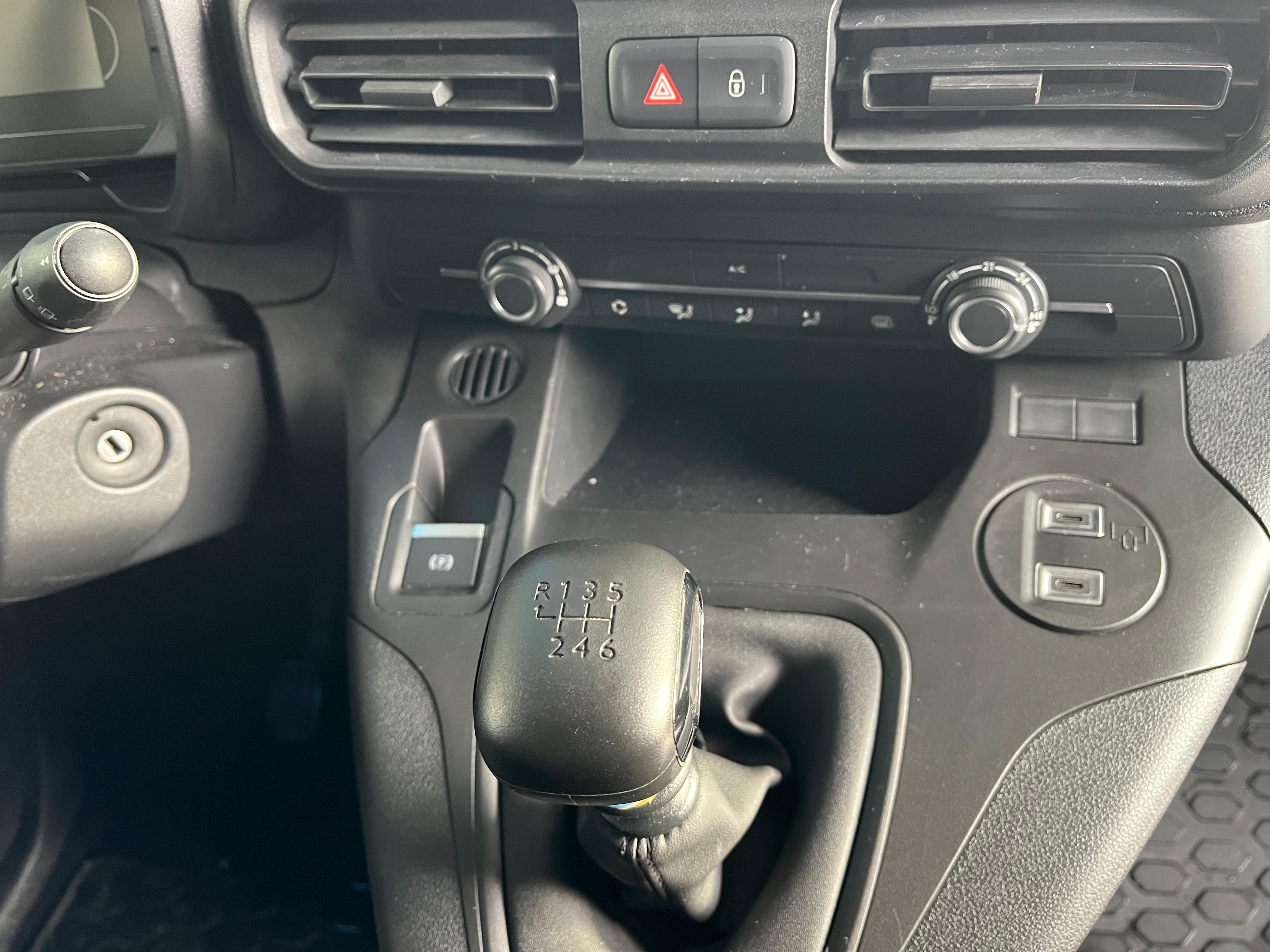 ÇINAR'DAN 2024 MODEL OPEL COMBO EDİTİON 15 BİNDE YENİ KASA