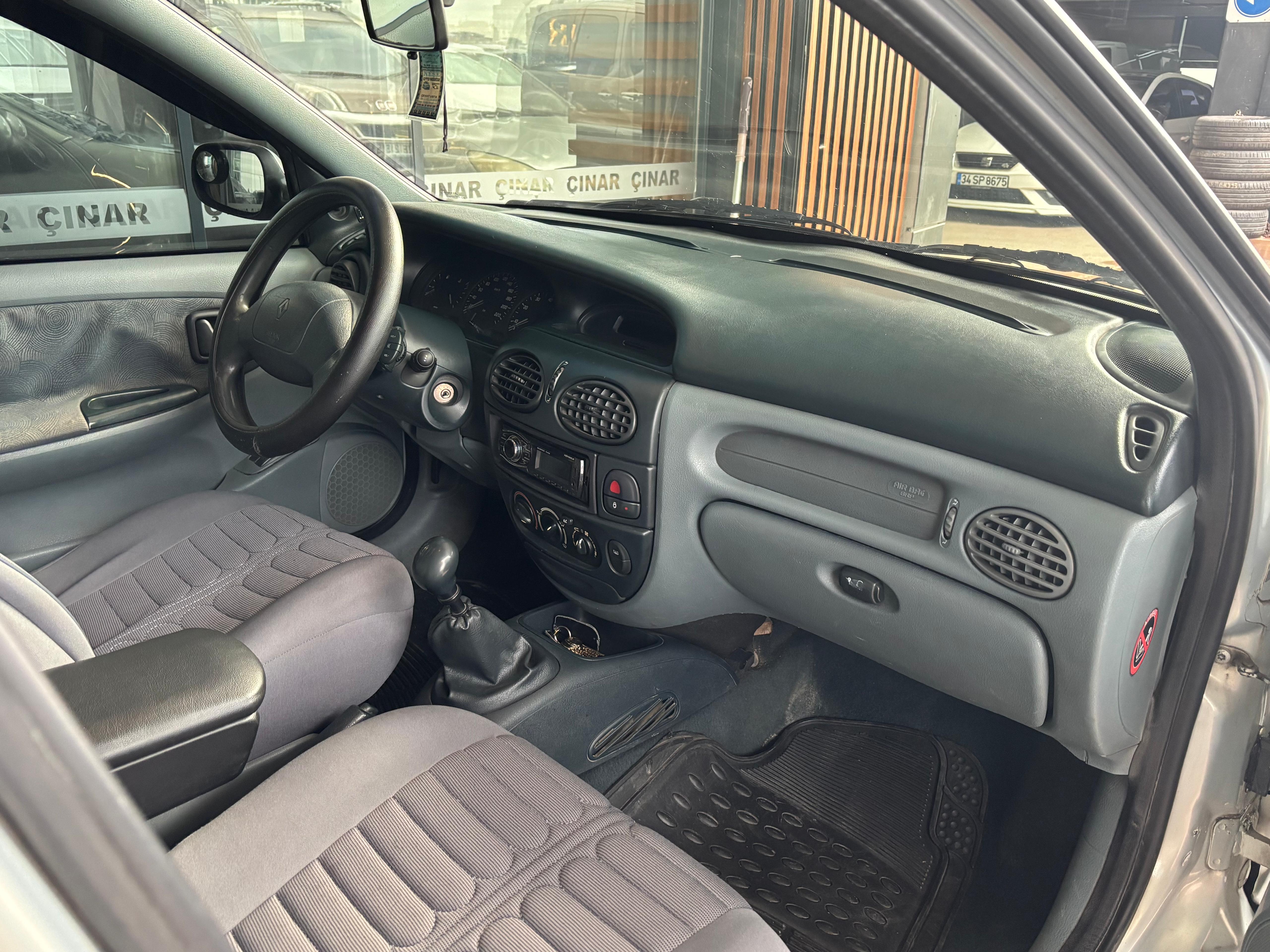 ÇINAR'DAN 1999 MODEL MEGANE 1.6 STATİON WAGON LPG'Lİ KLİMALI