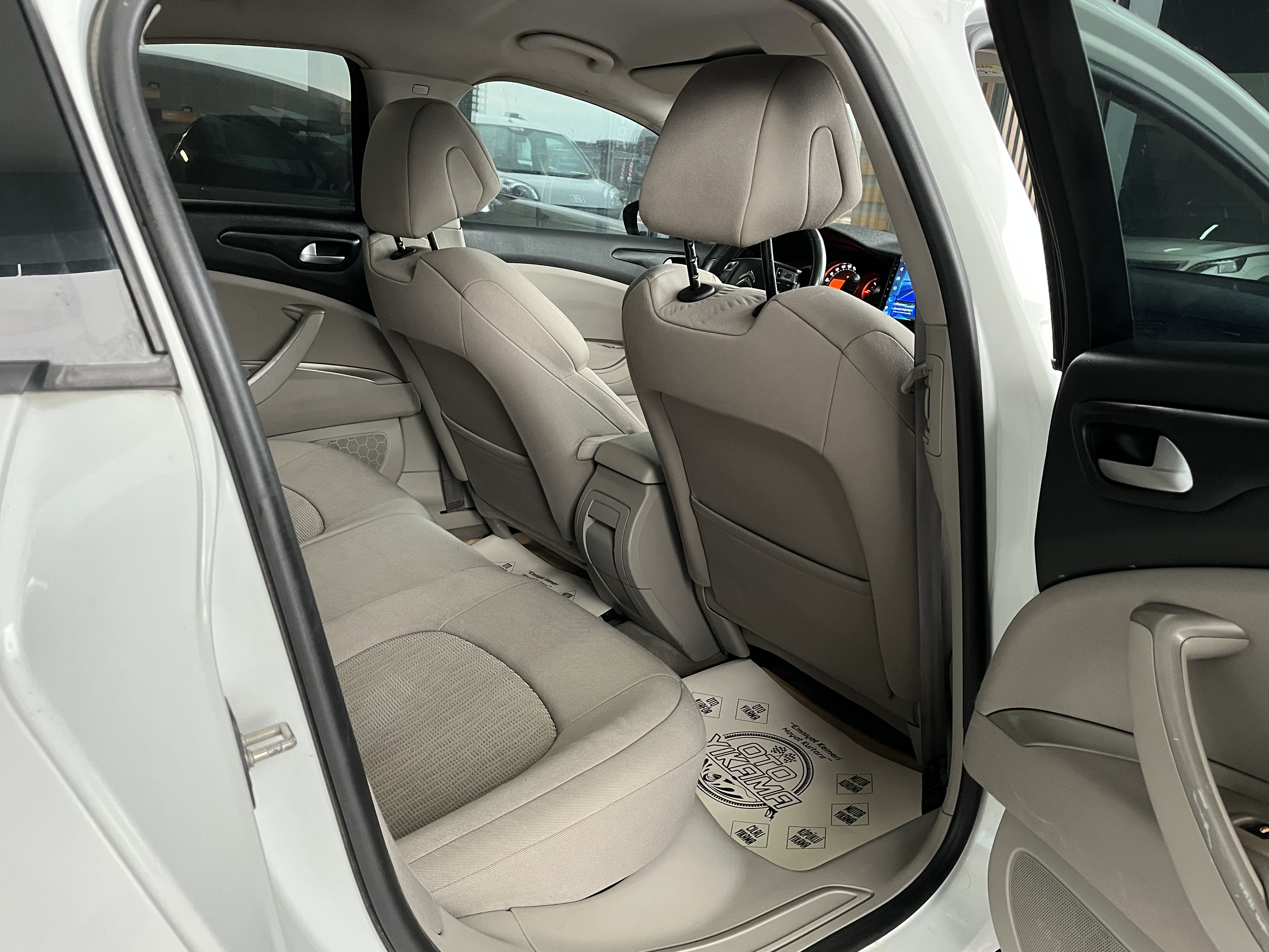 ÇINAR'DAN 2014 MODEL CITROEN C5 1.6 e-HDİ 115 BG OTOMATİK